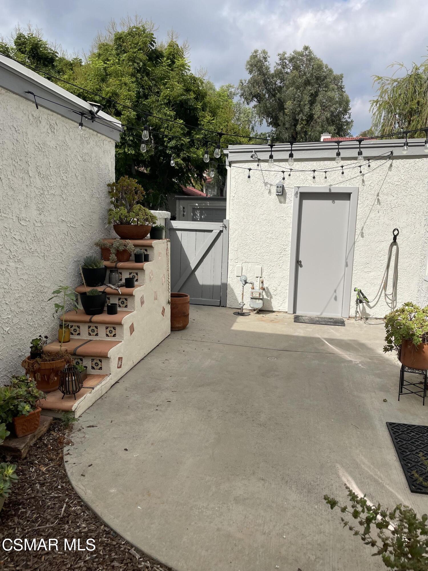 977 Quarterhorse Lane