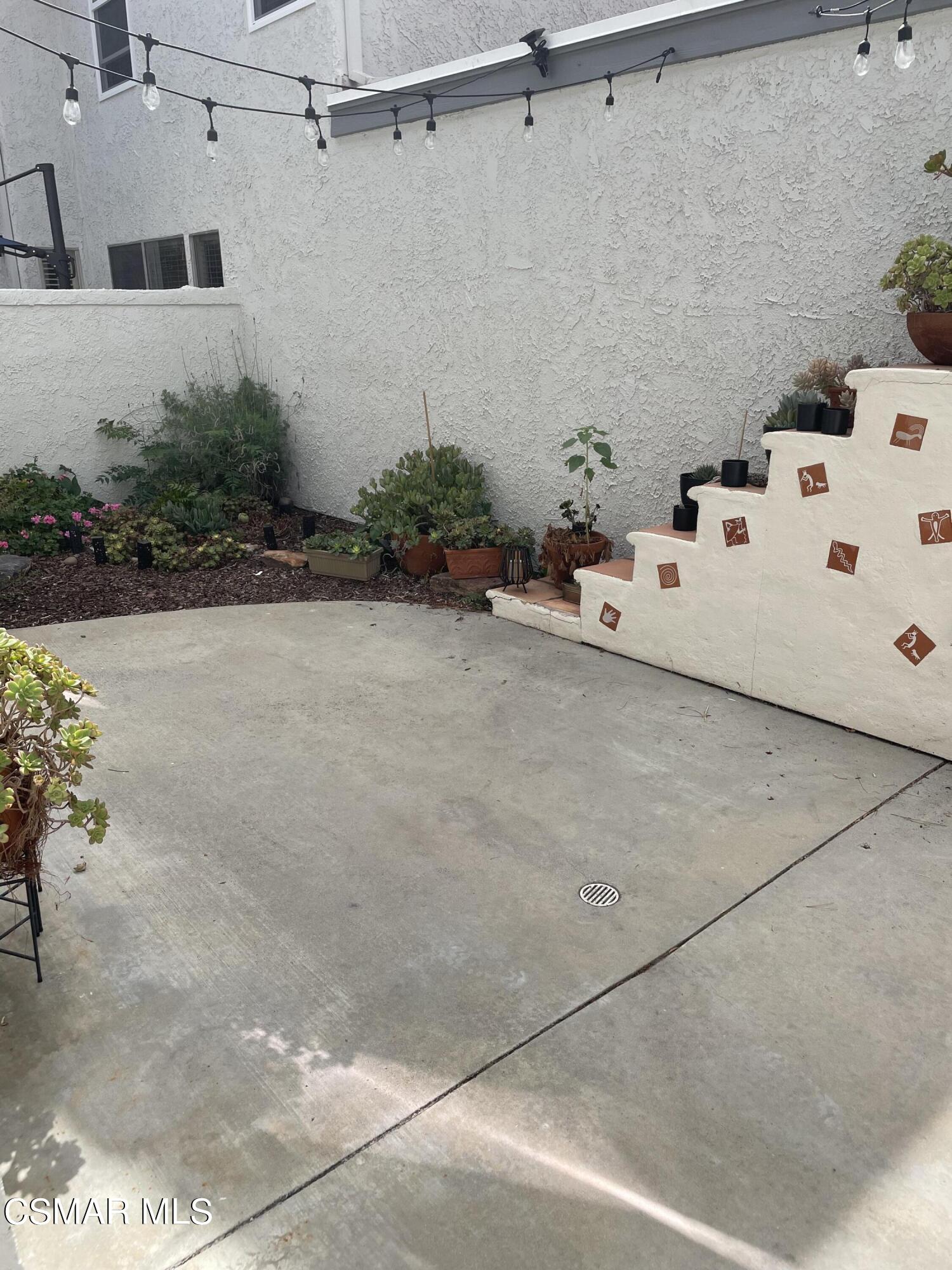 977 Quarterhorse Lane