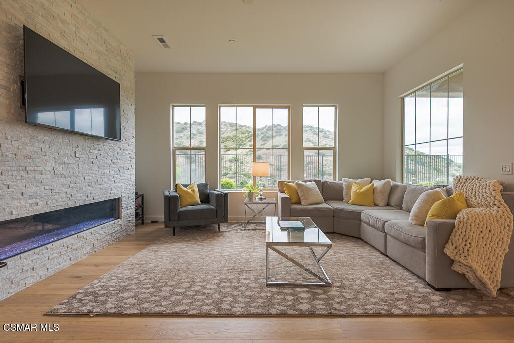 24359 W Stone Bend Lane