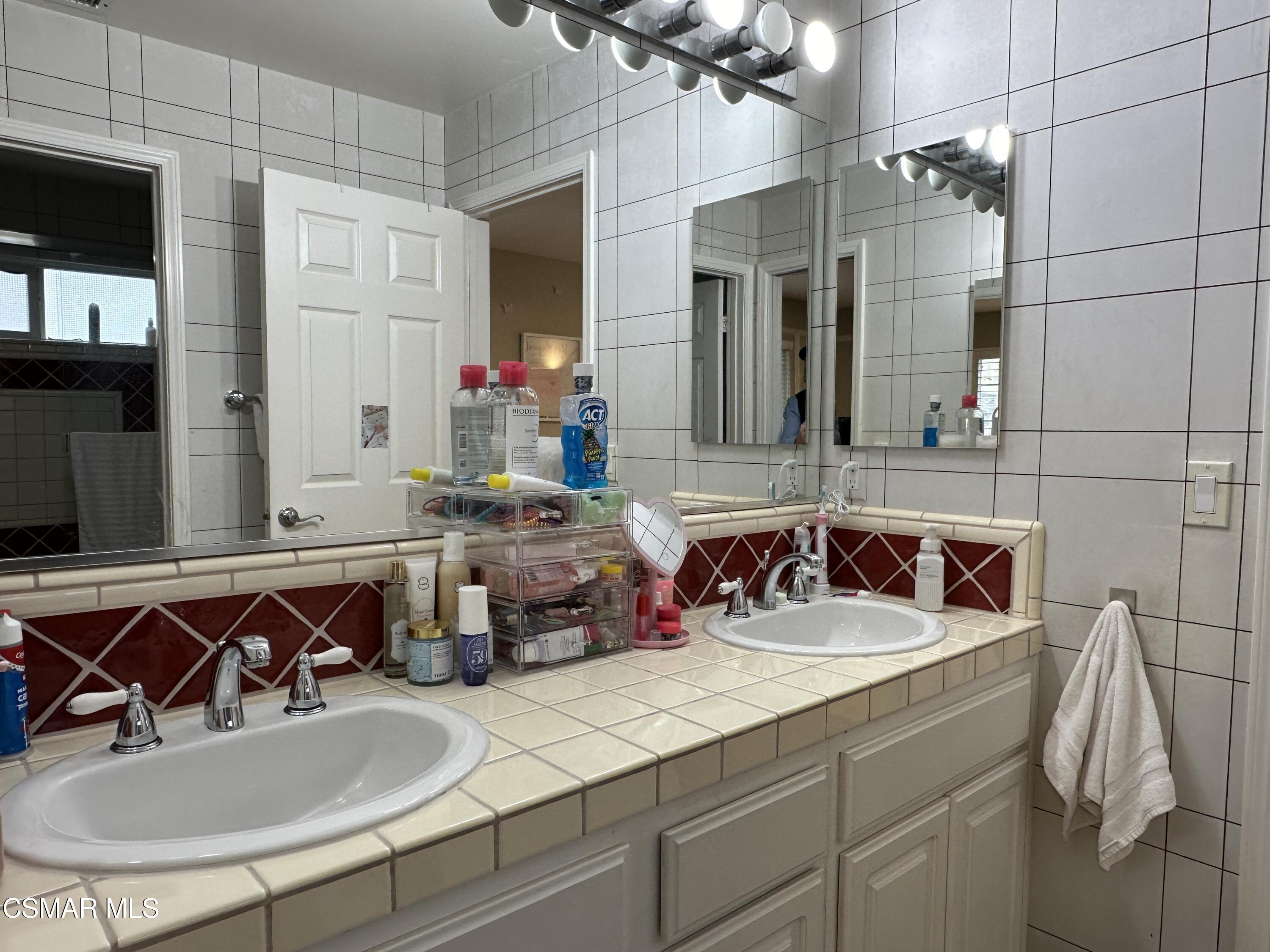 1915 Seabreeze Street