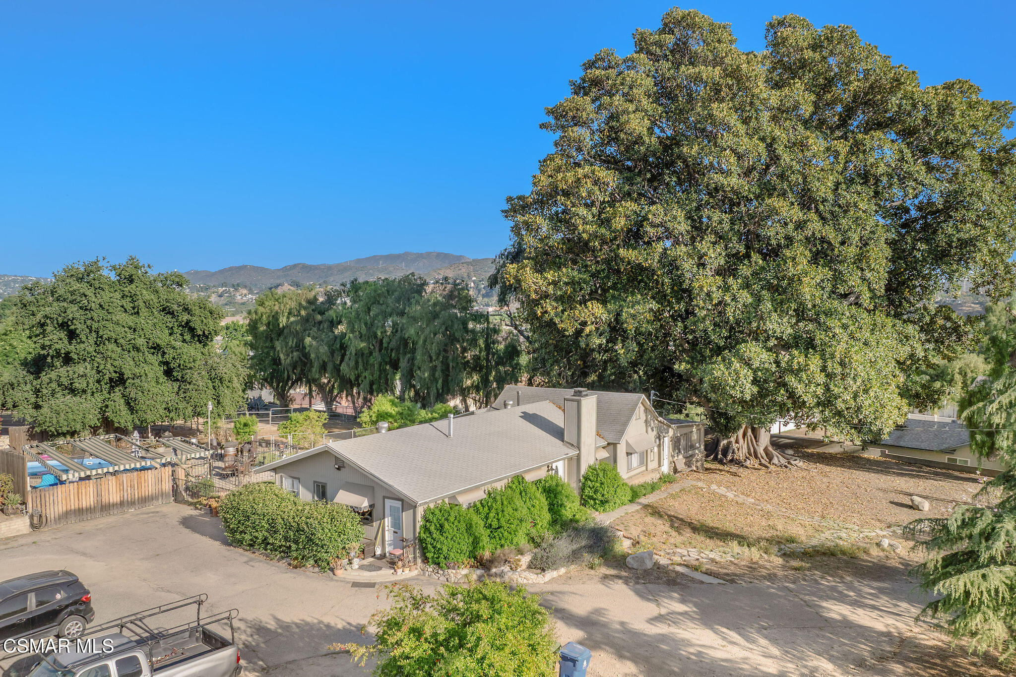 11270 Dominica Avenue