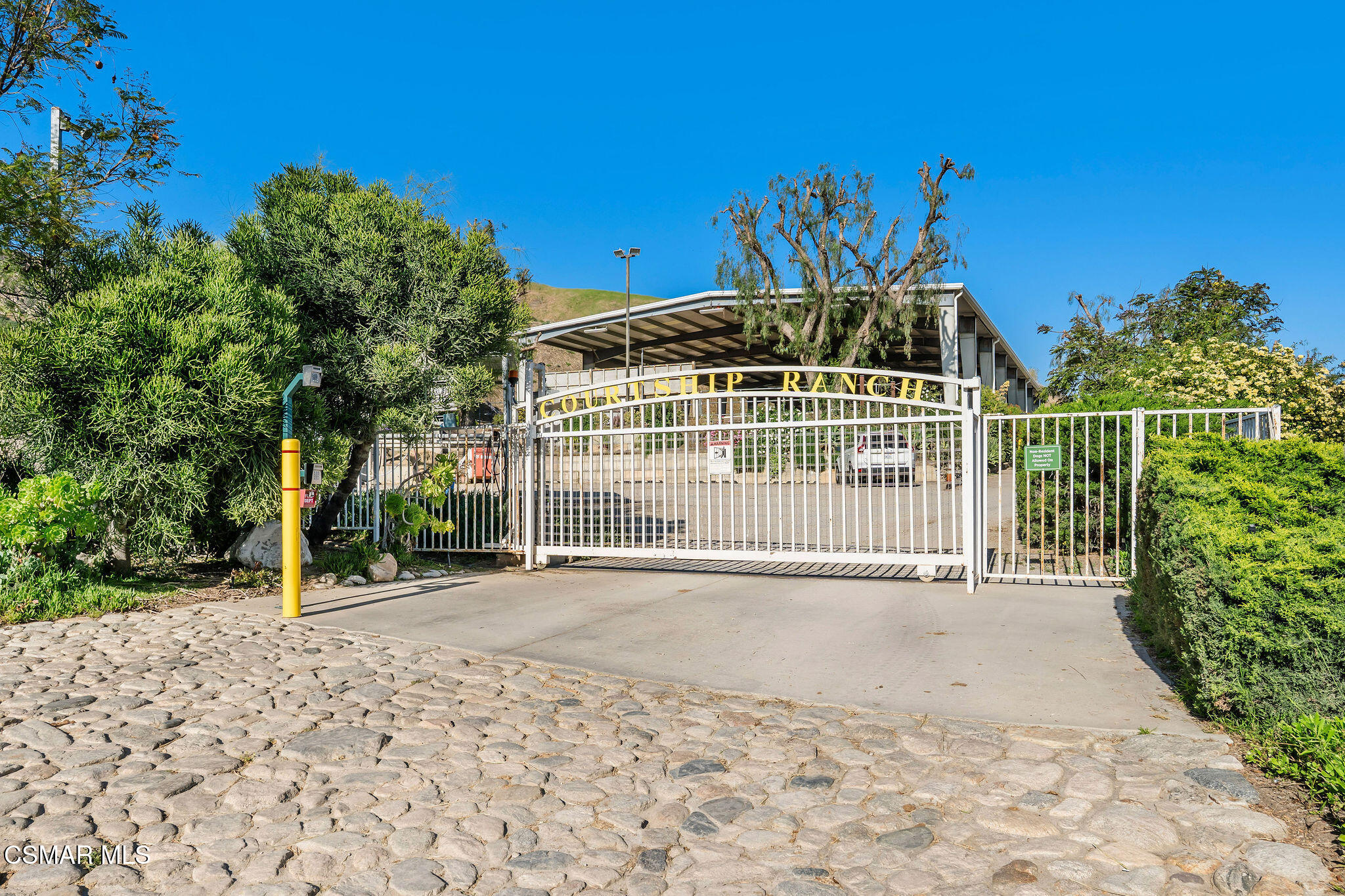 11270 Dominica Avenue