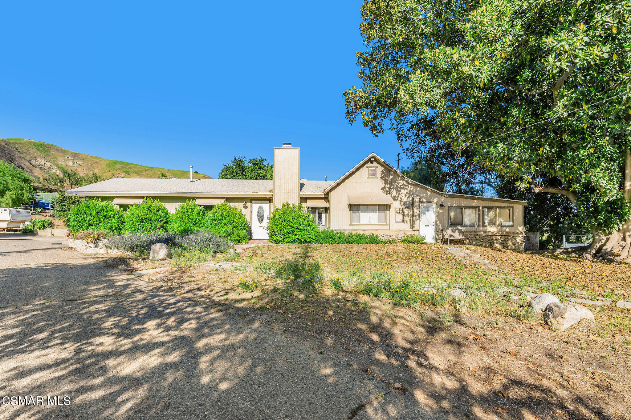 11270 Dominica Avenue