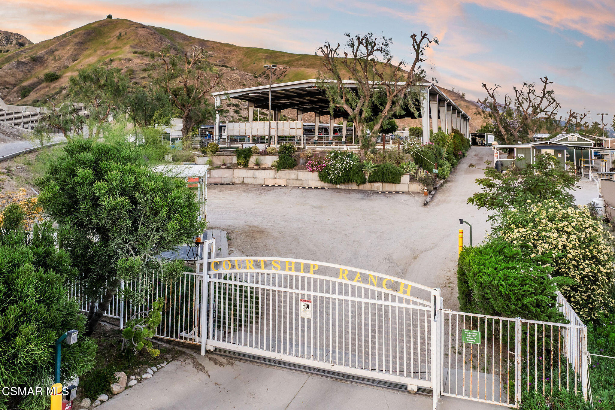 11270 Dominica Avenue