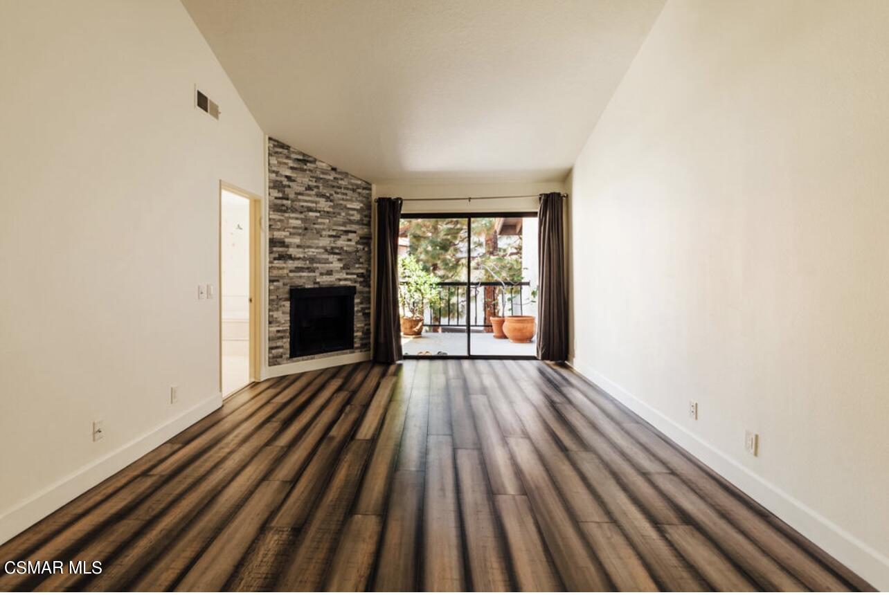 17248 Palisades Circle