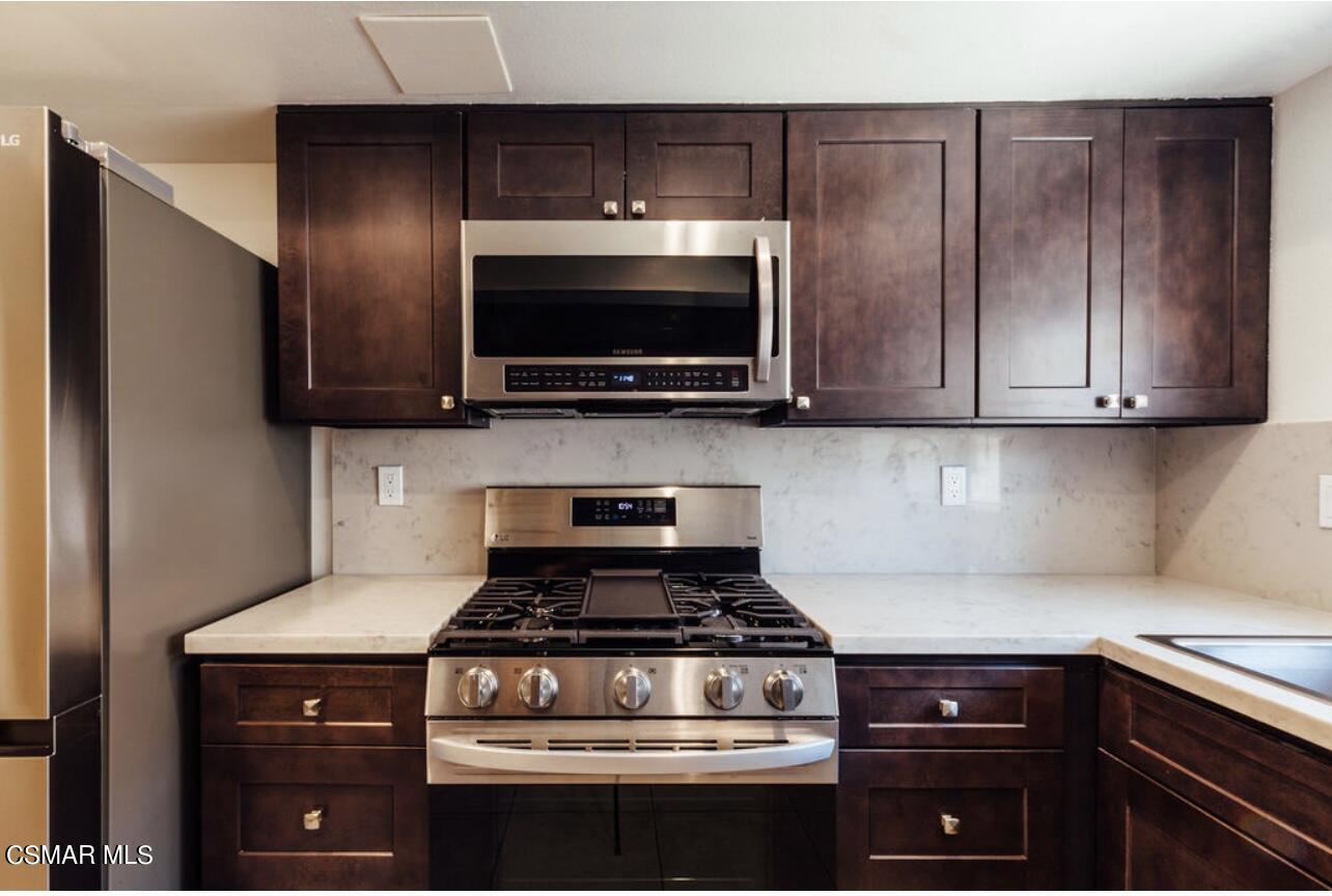 17248 Palisades Circle