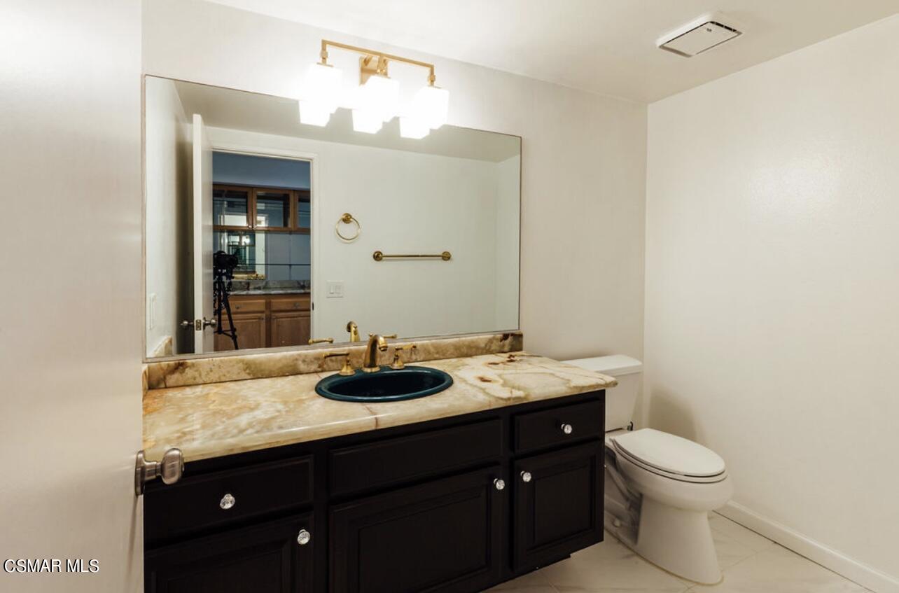 17248 Palisades Circle