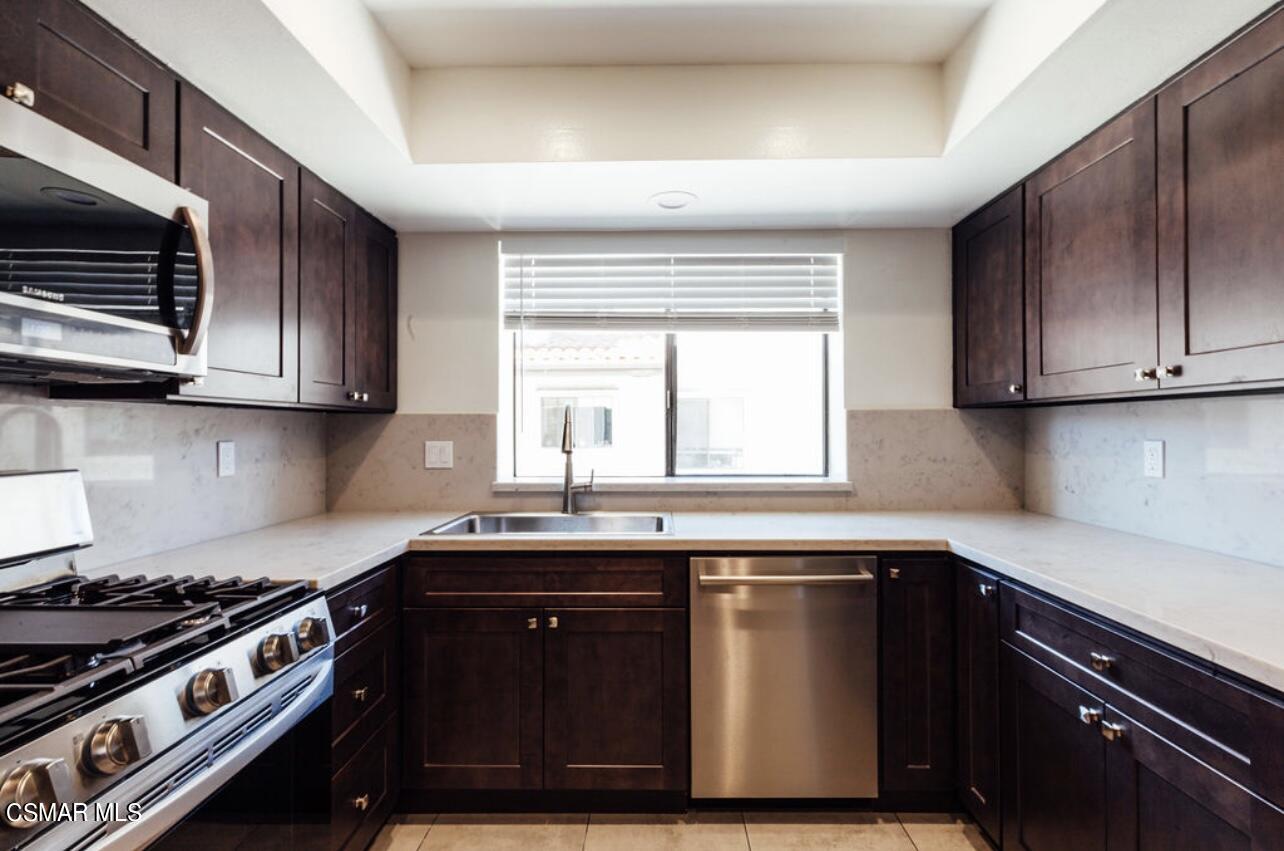 17248 Palisades Circle