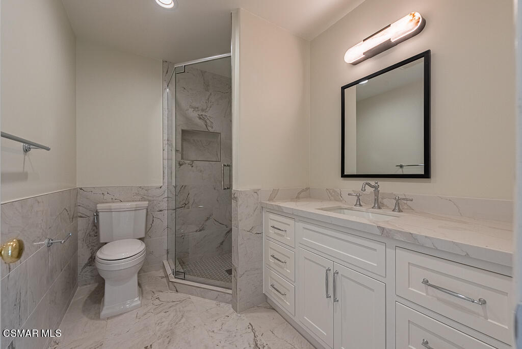 2407 Swanfield Court