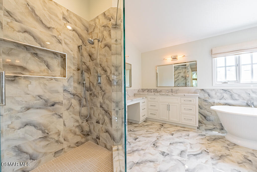 2407 Swanfield Court