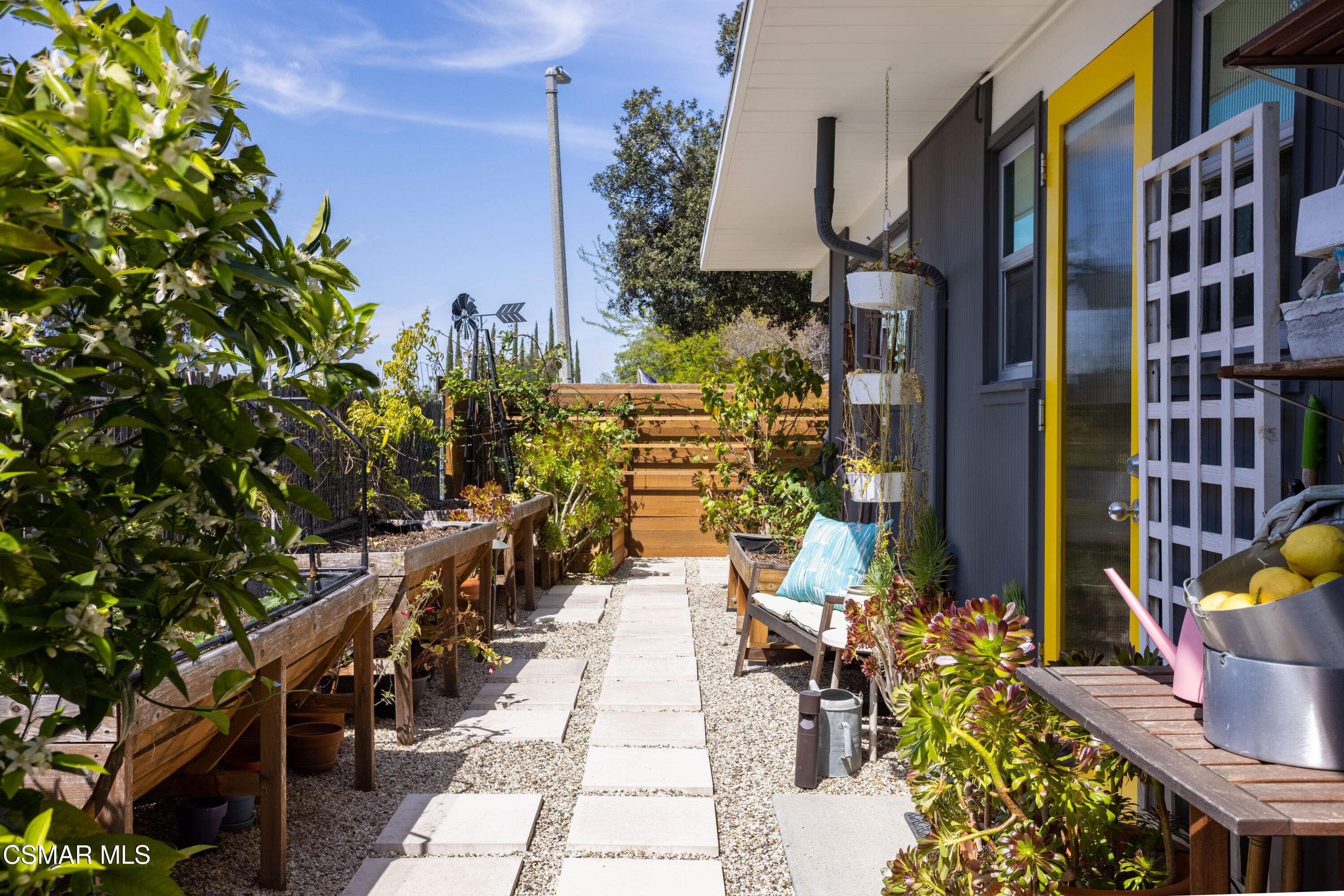 416 Camino Manzanas