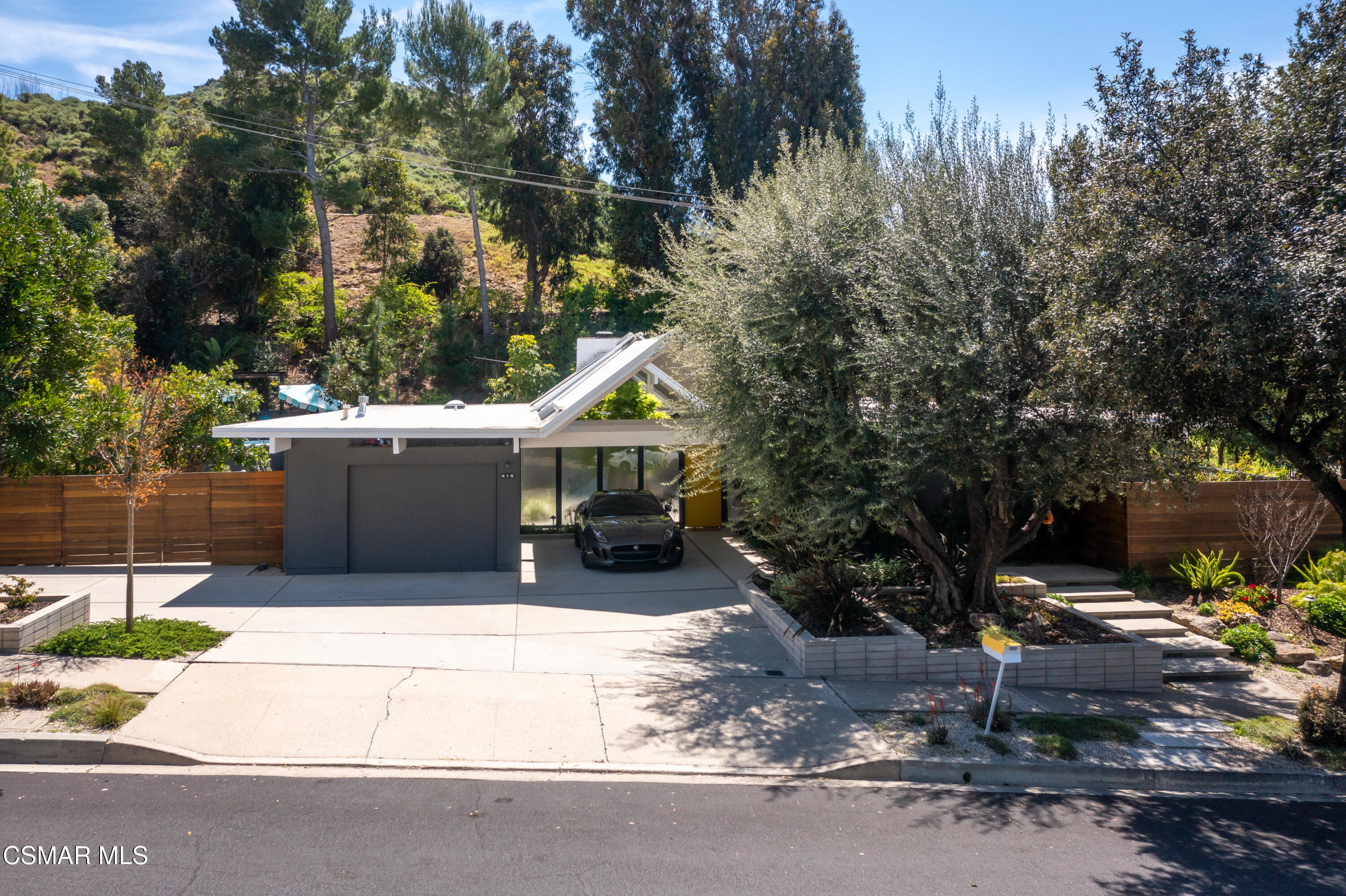 416 Camino Manzanas