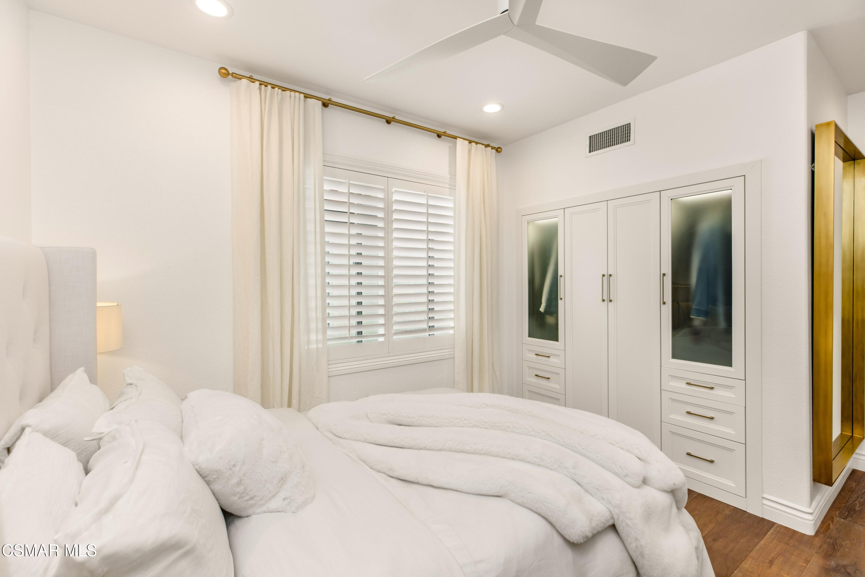 6072 Mandeville Place