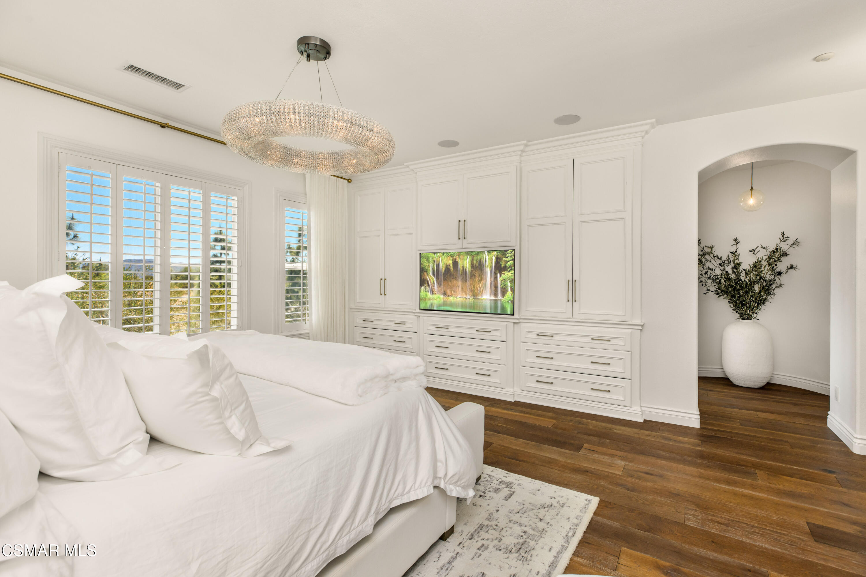 6072 Mandeville Place