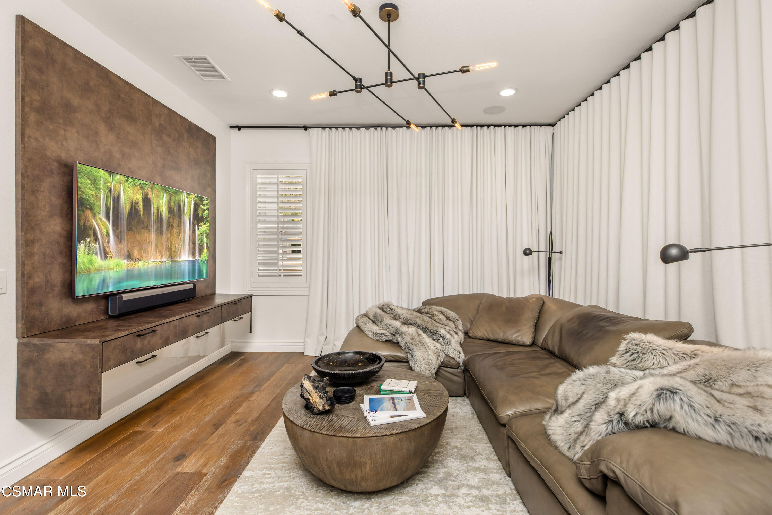 6072 Mandeville Place