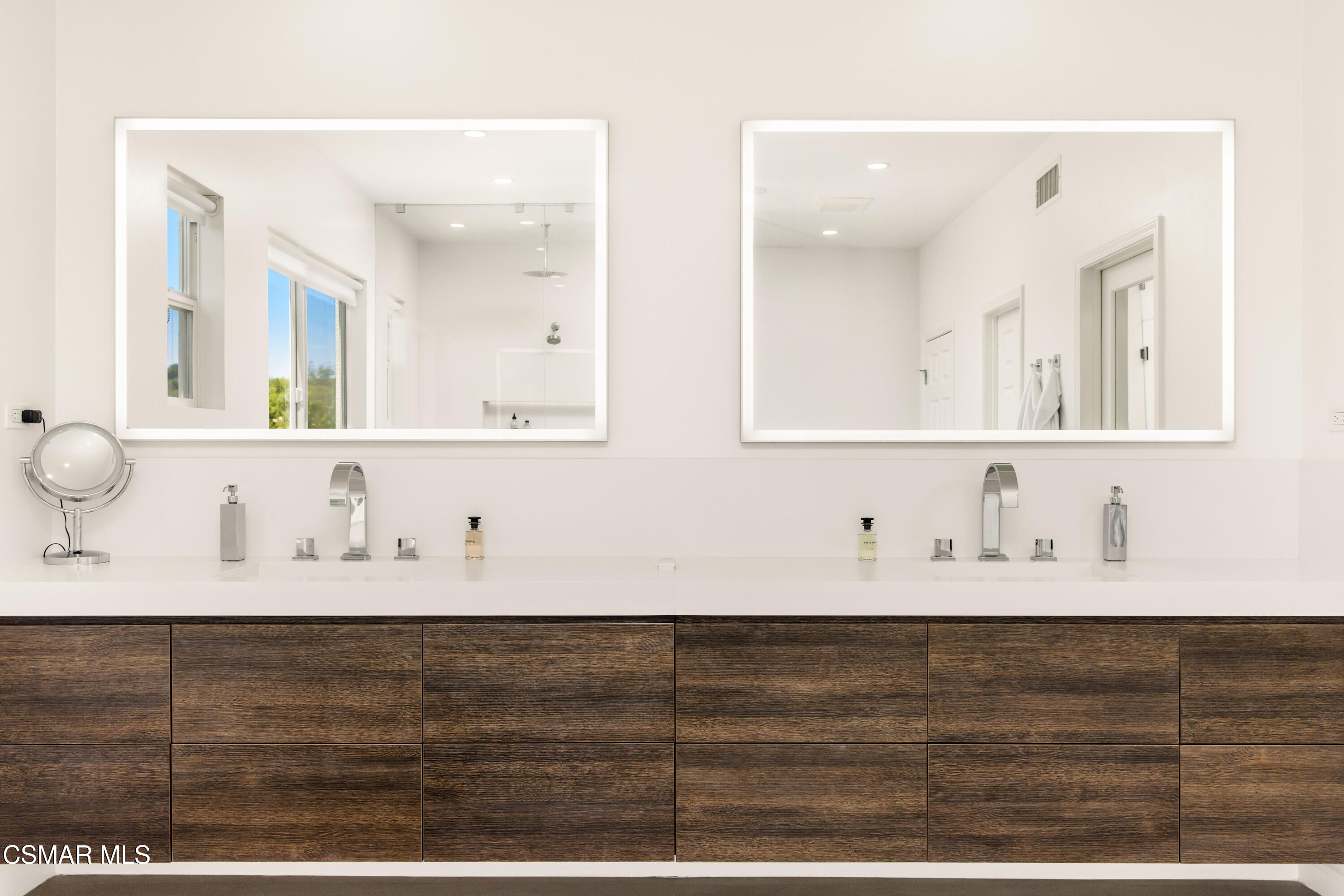 6072 Mandeville Place