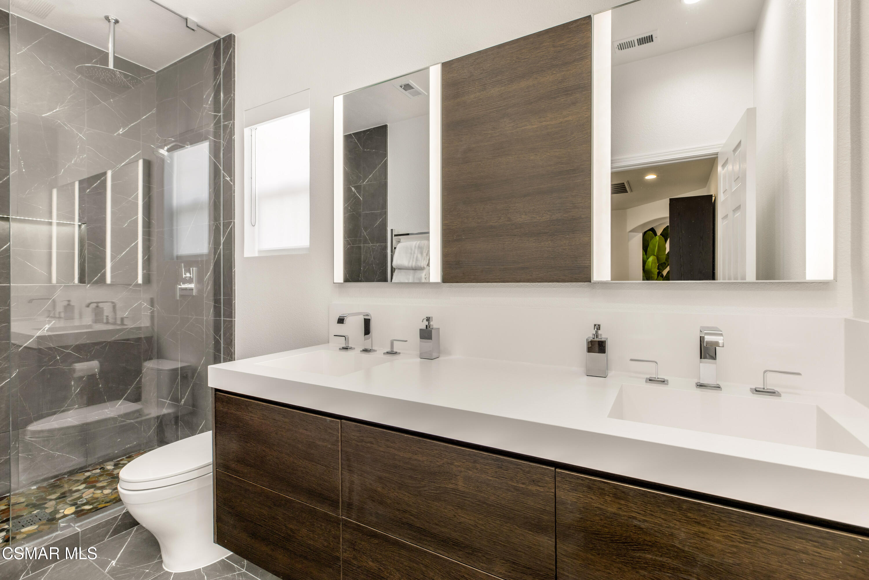 6072 Mandeville Place