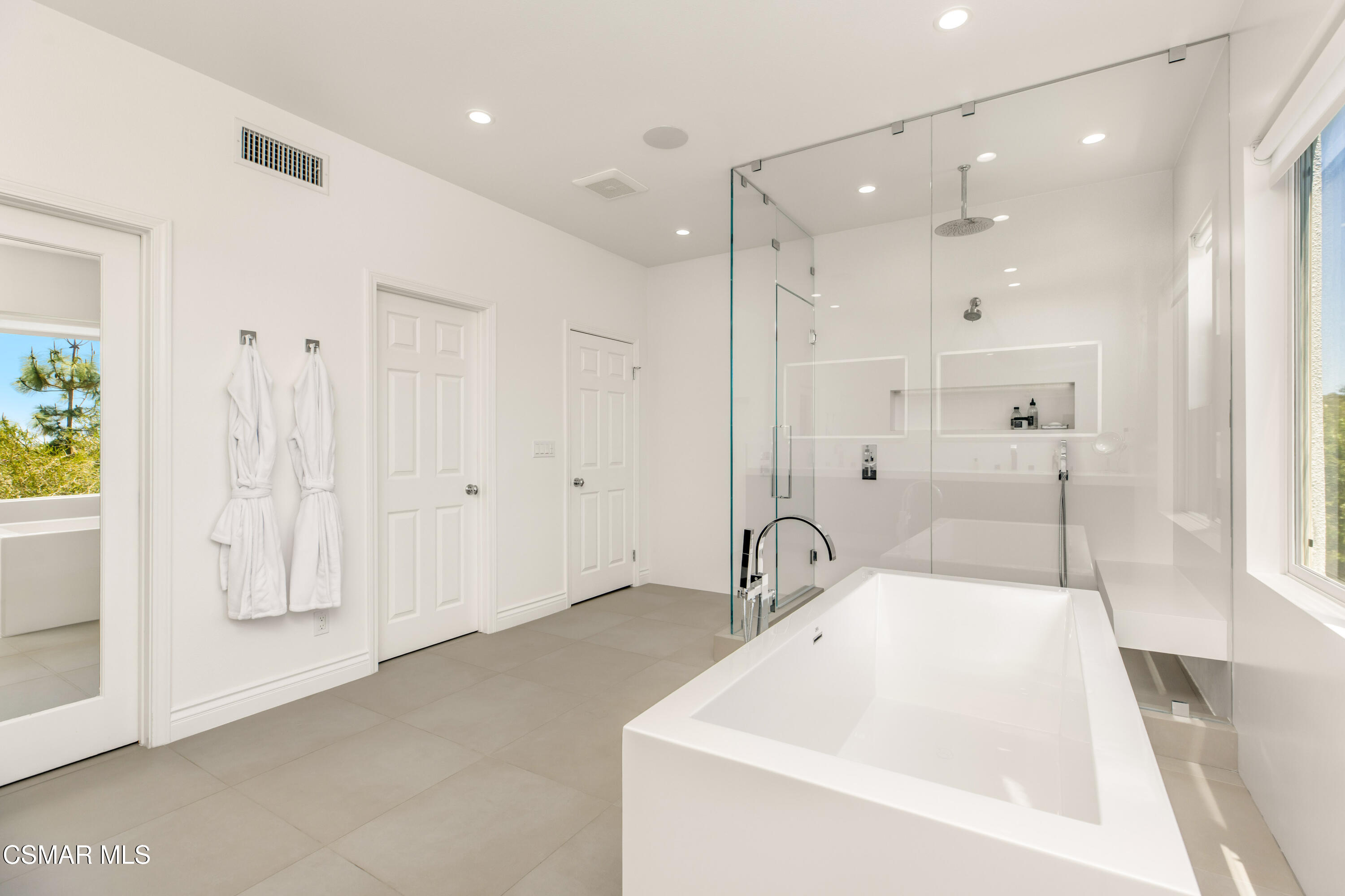 6072 Mandeville Place