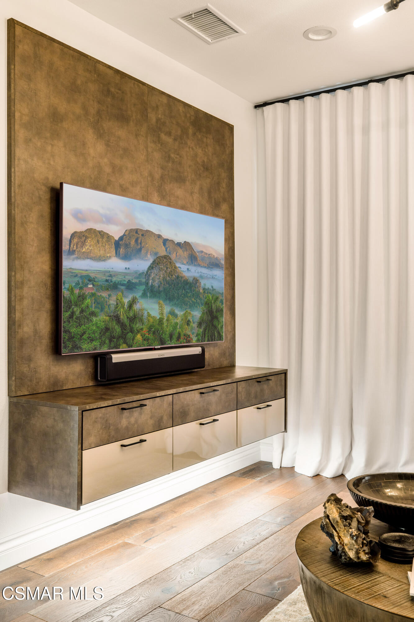 6072 Mandeville Place