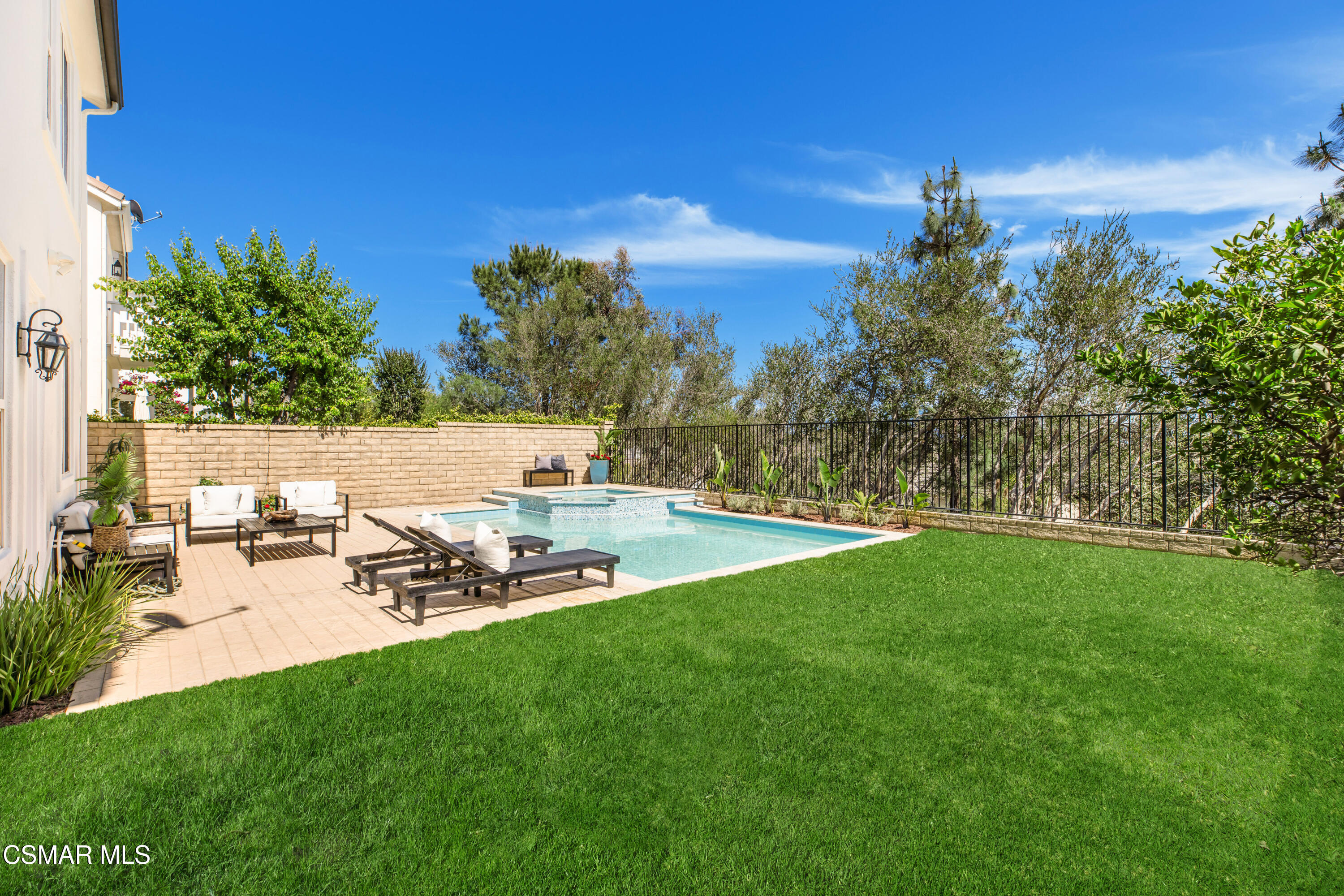 6072 Mandeville Place