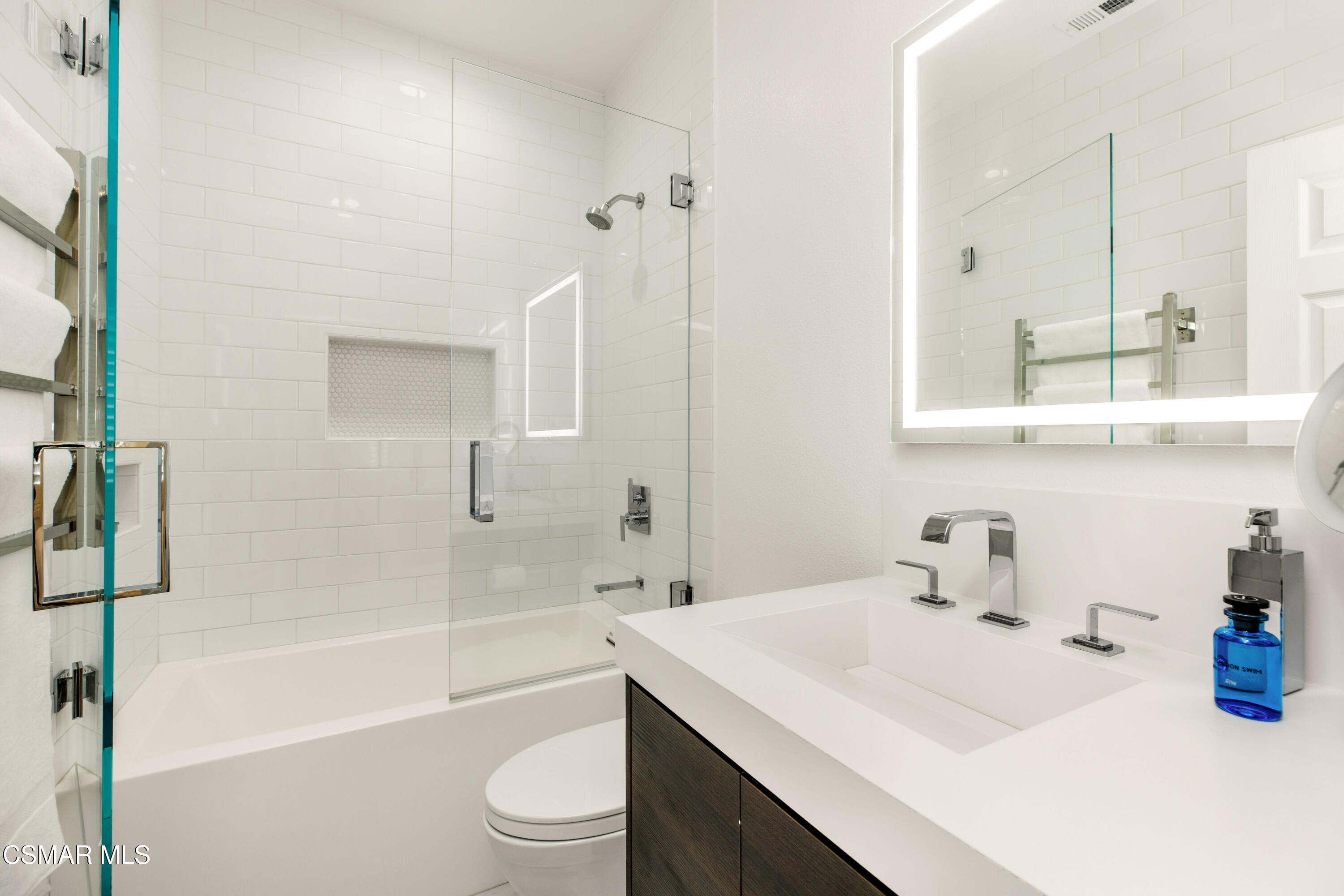 6072 Mandeville Place