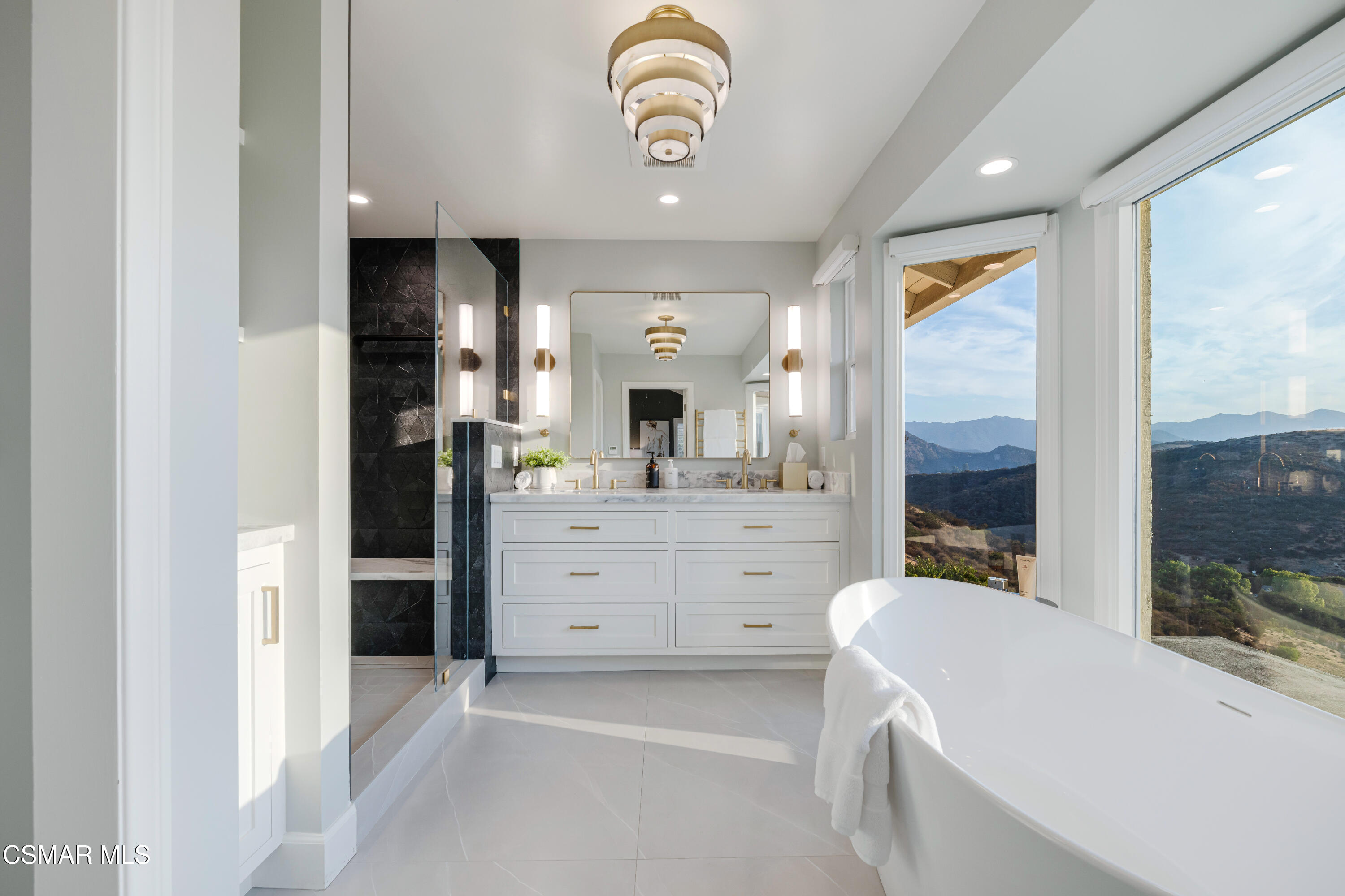 1660 Valecroft Avenue