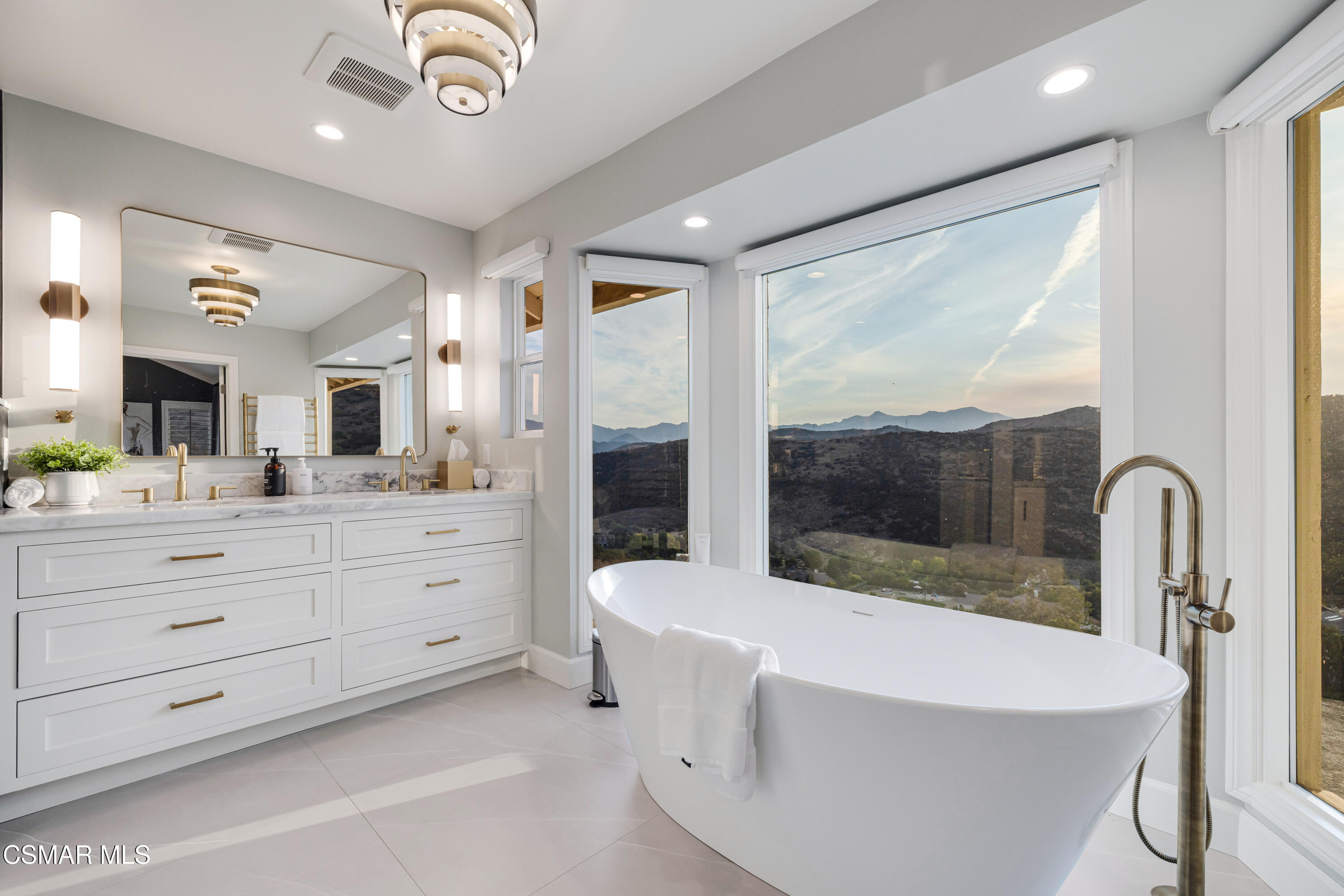 1660 Valecroft Avenue