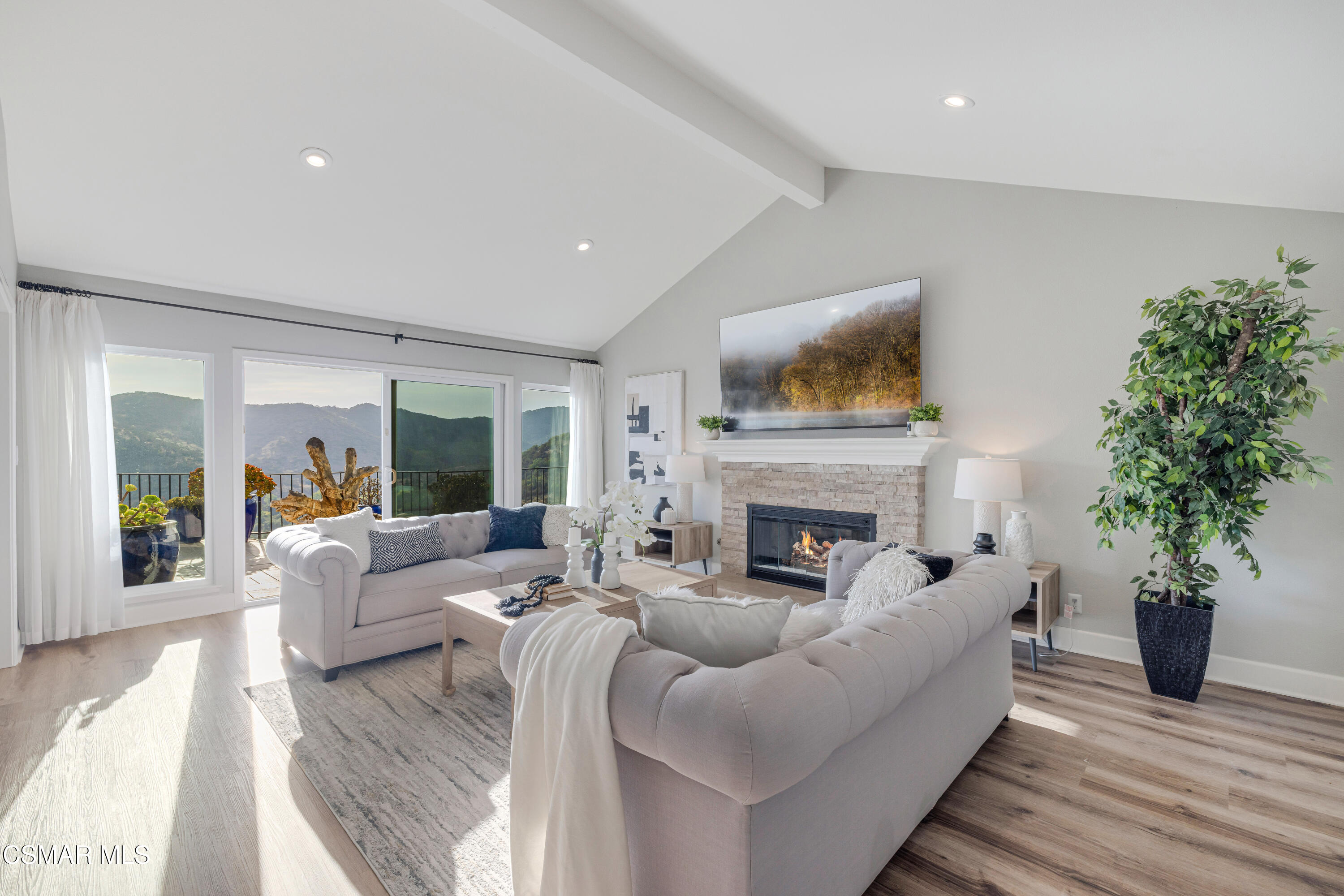 1660 Valecroft Avenue