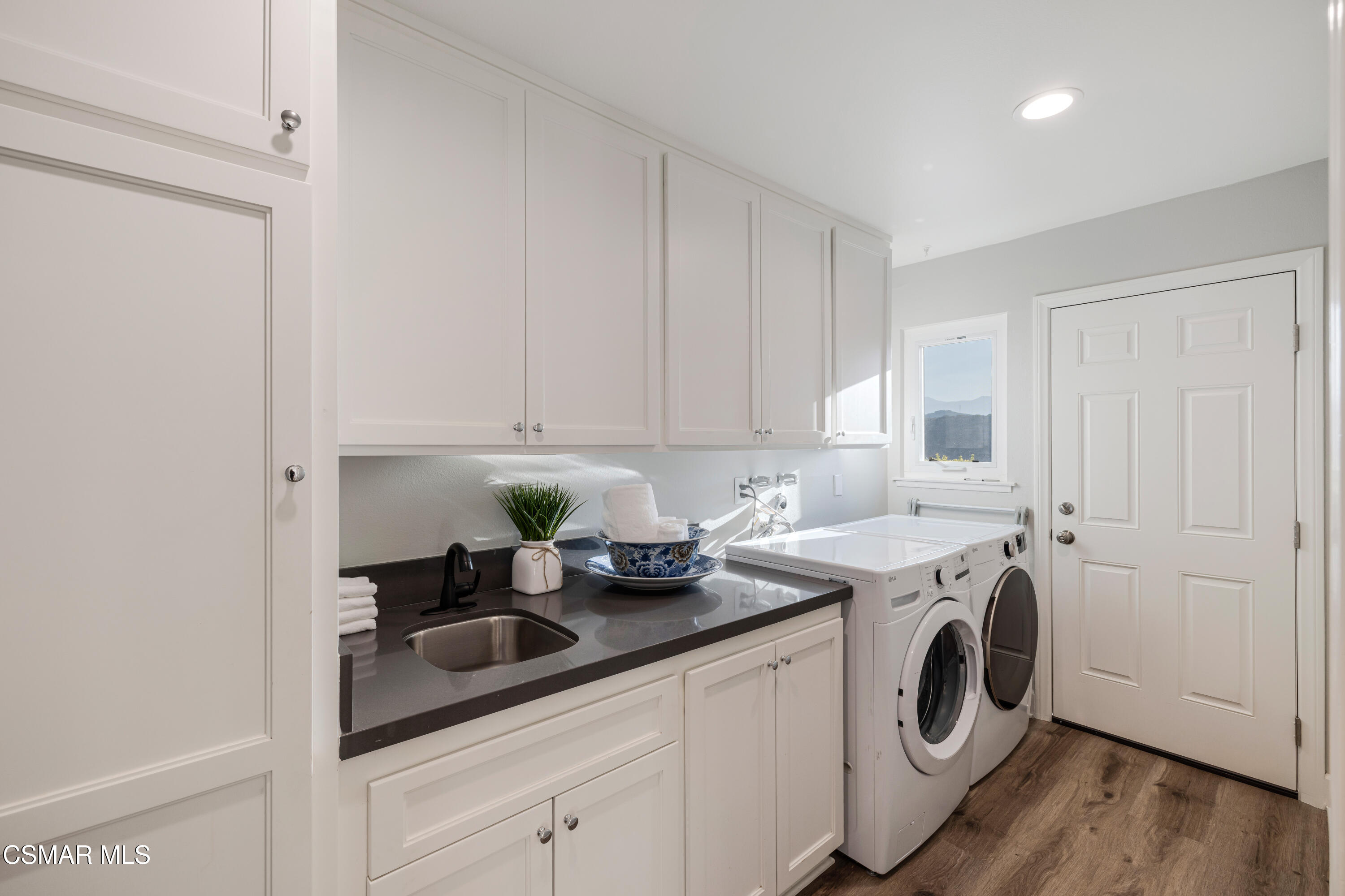 1660 Valecroft Avenue