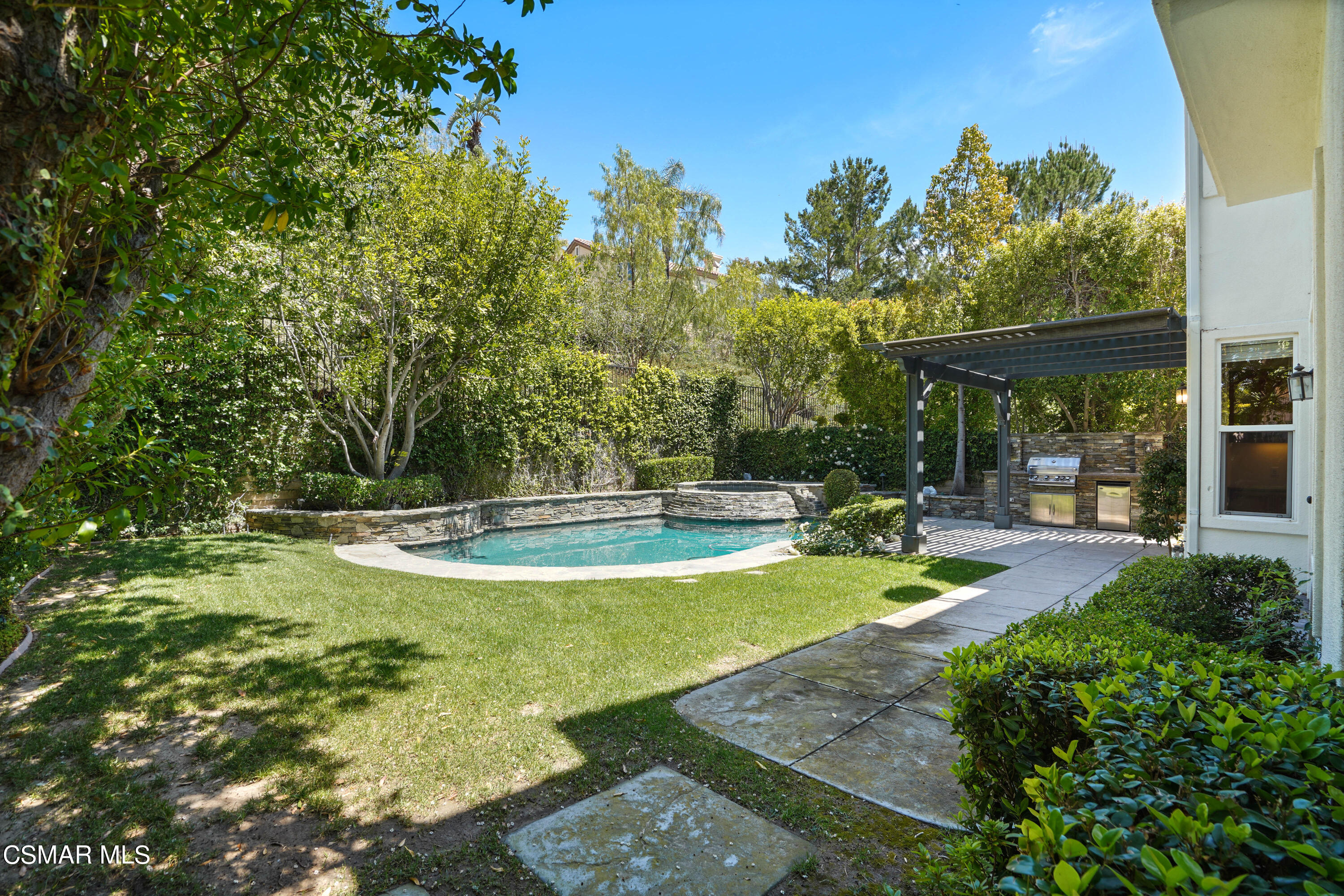 6077 Mandeville Place