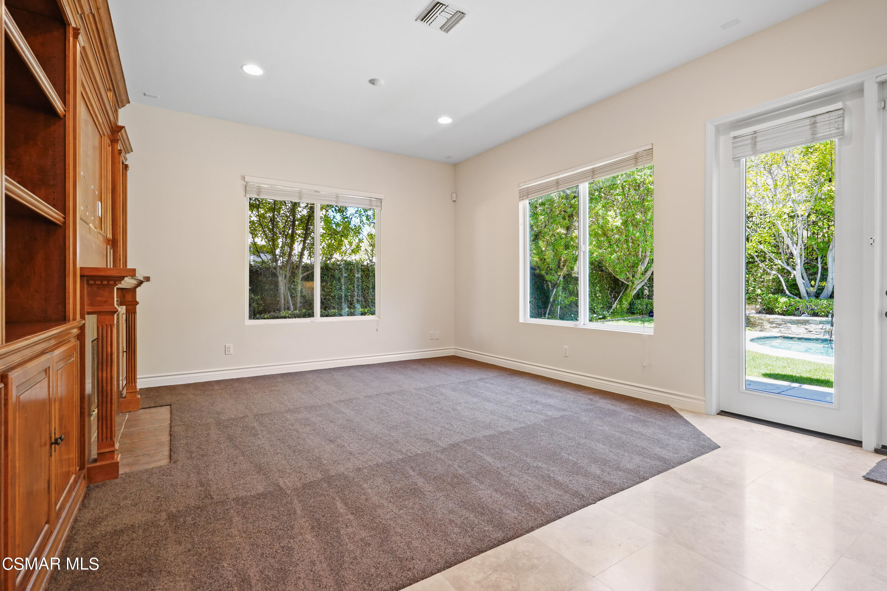 6077 Mandeville Place