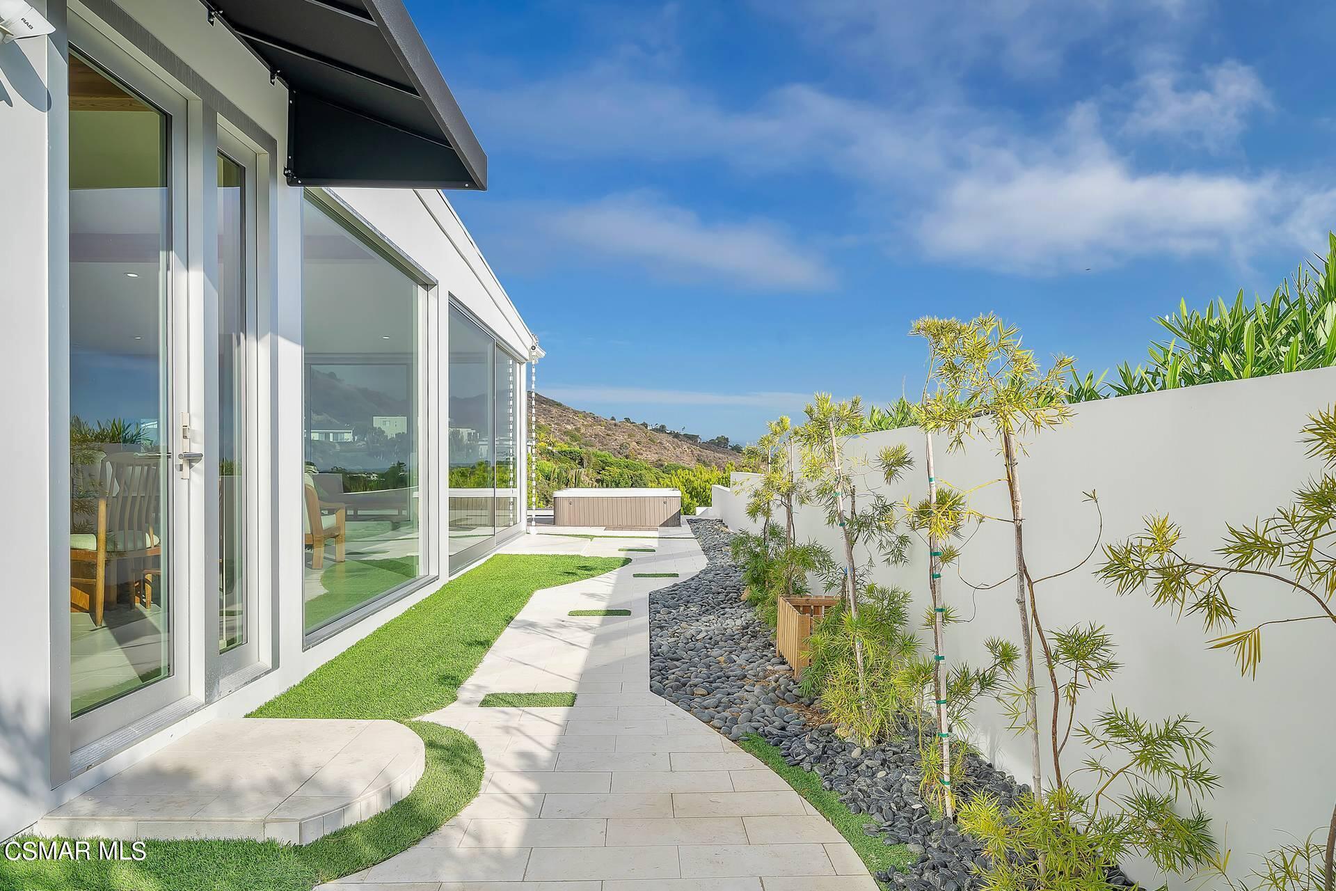 3424 Shoreheights Drive