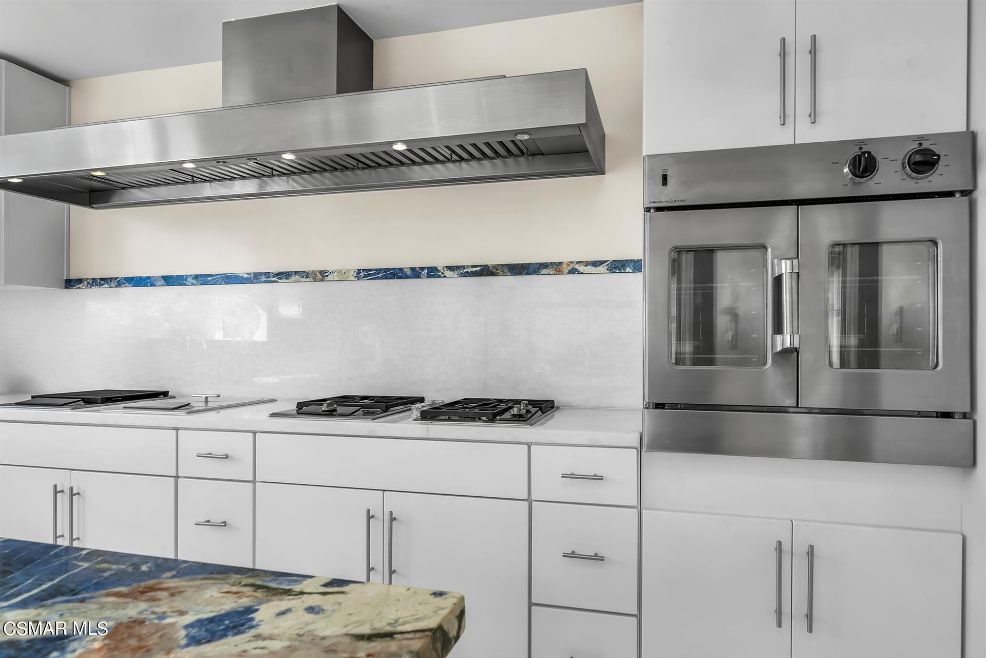 3424 Shoreheights Drive