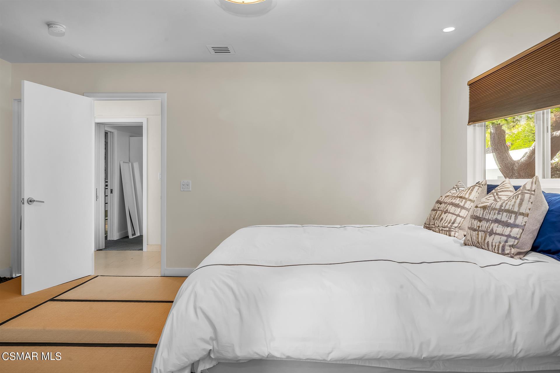 3424 Shoreheights Drive