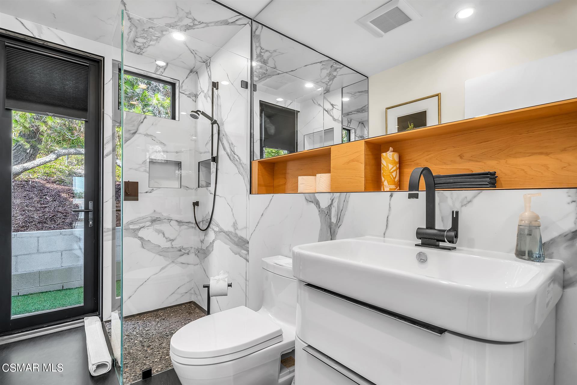 3424 Shoreheights Drive