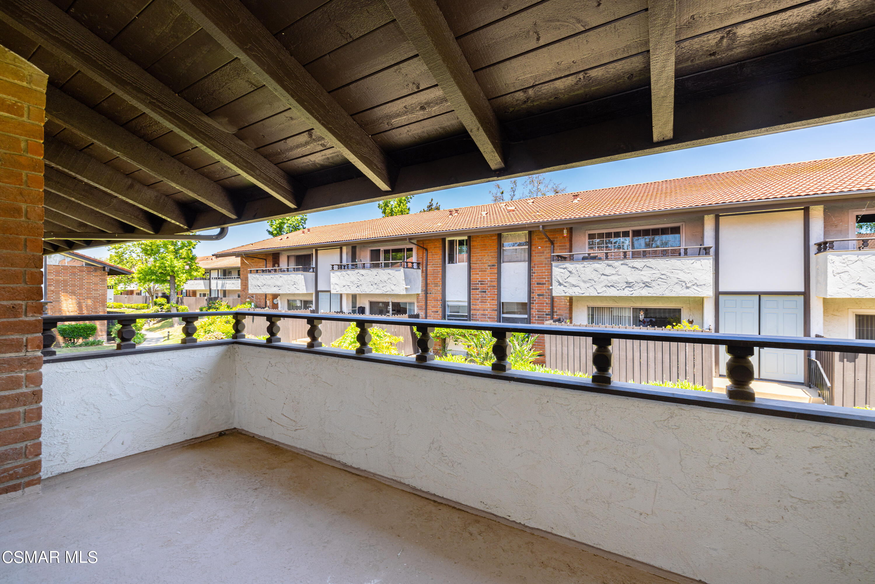 31535 Lindero Canyon Road, 11