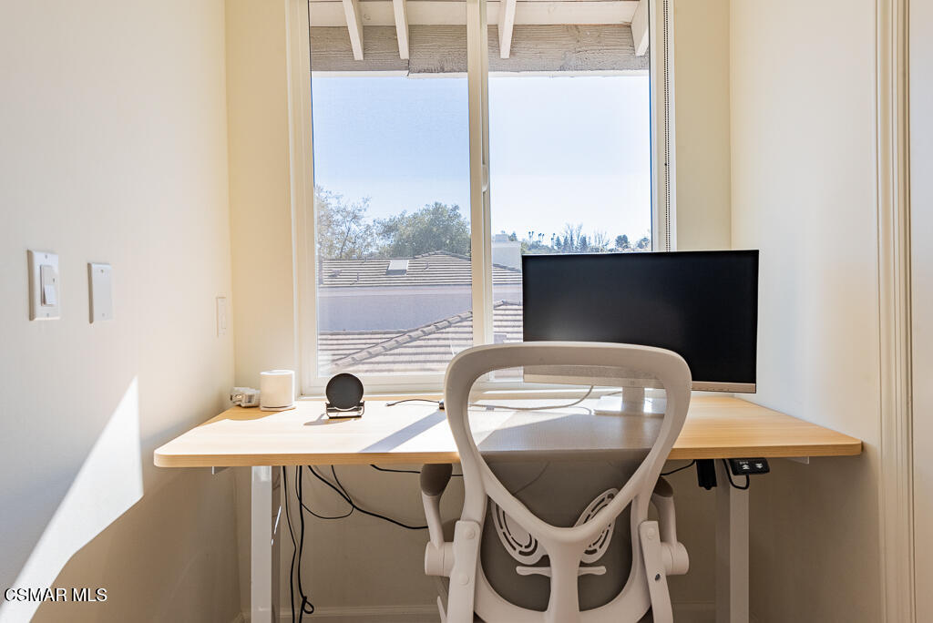 1725 Royal Saint George Drive, Westlake Village