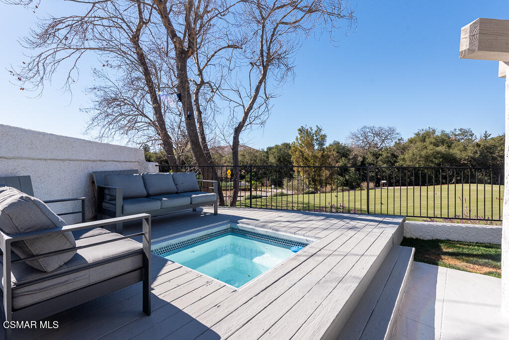 1725 Royal Saint George Drive, Westlake Village