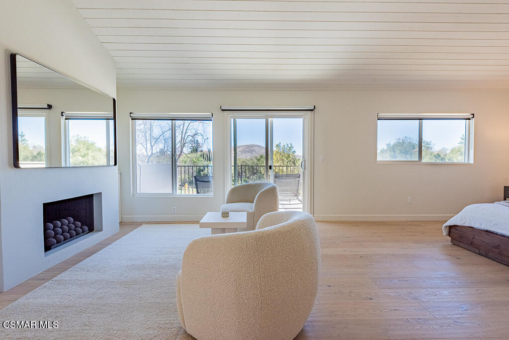 1725 Royal Saint George Drive, Westlake Village