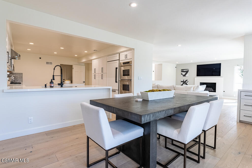 1725 Royal Saint George Drive, Westlake Village