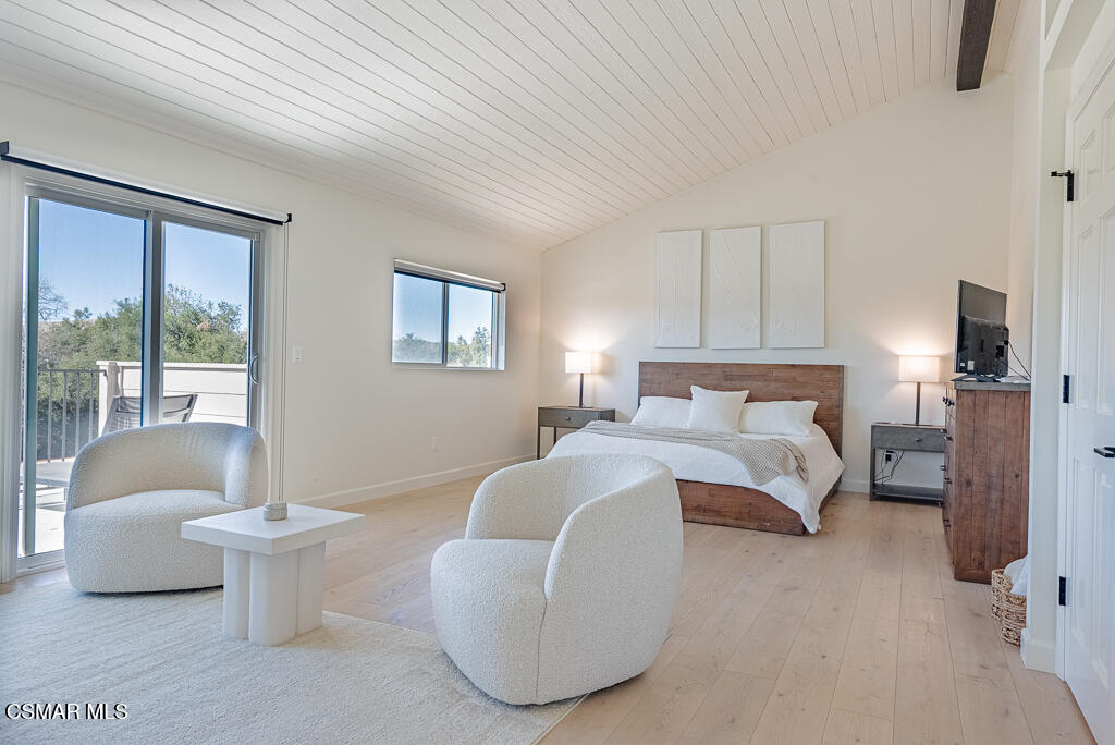 1725 Royal Saint George Drive, Westlake Village