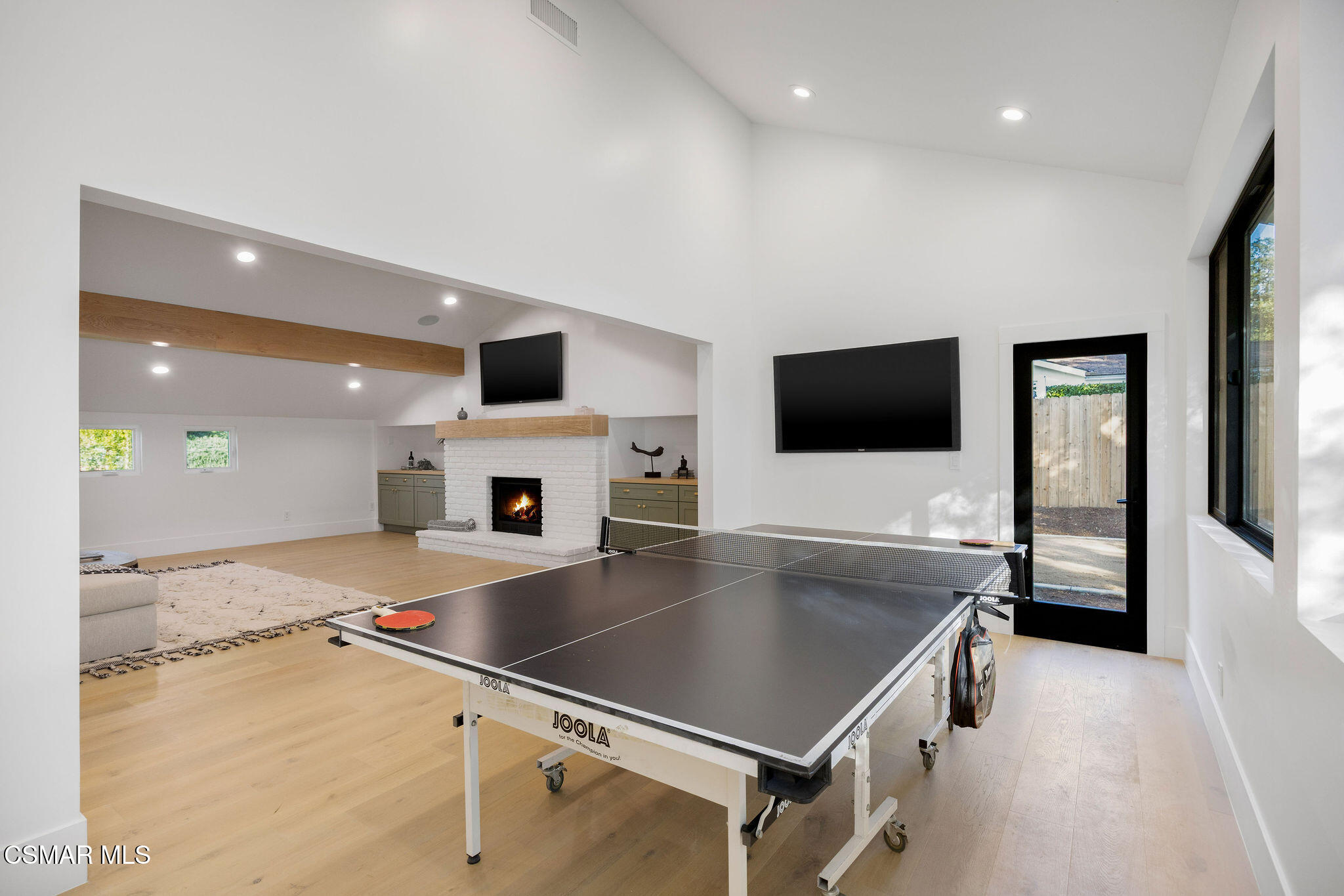 1324 La Granada Drive