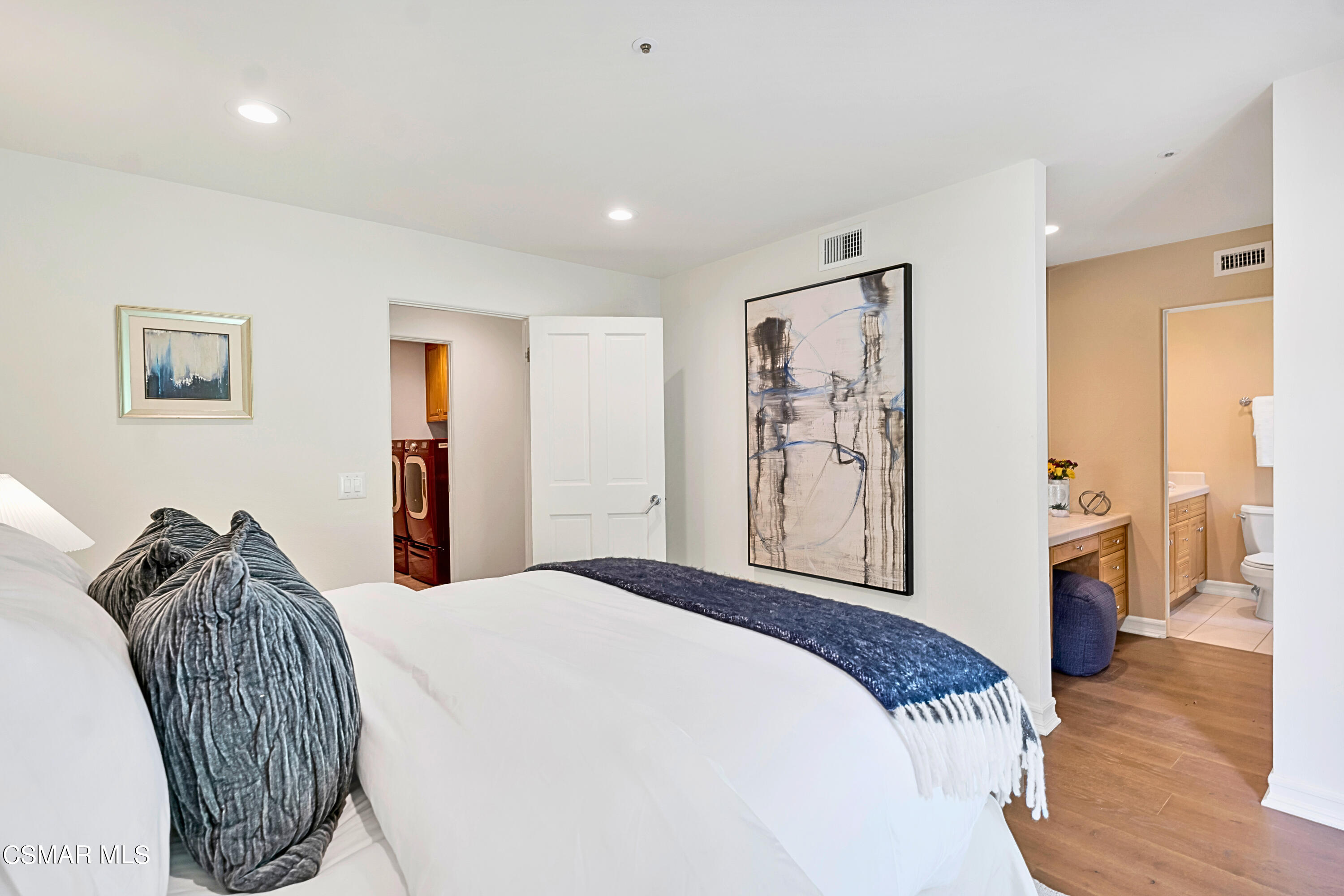 1687 Castlebridge Court