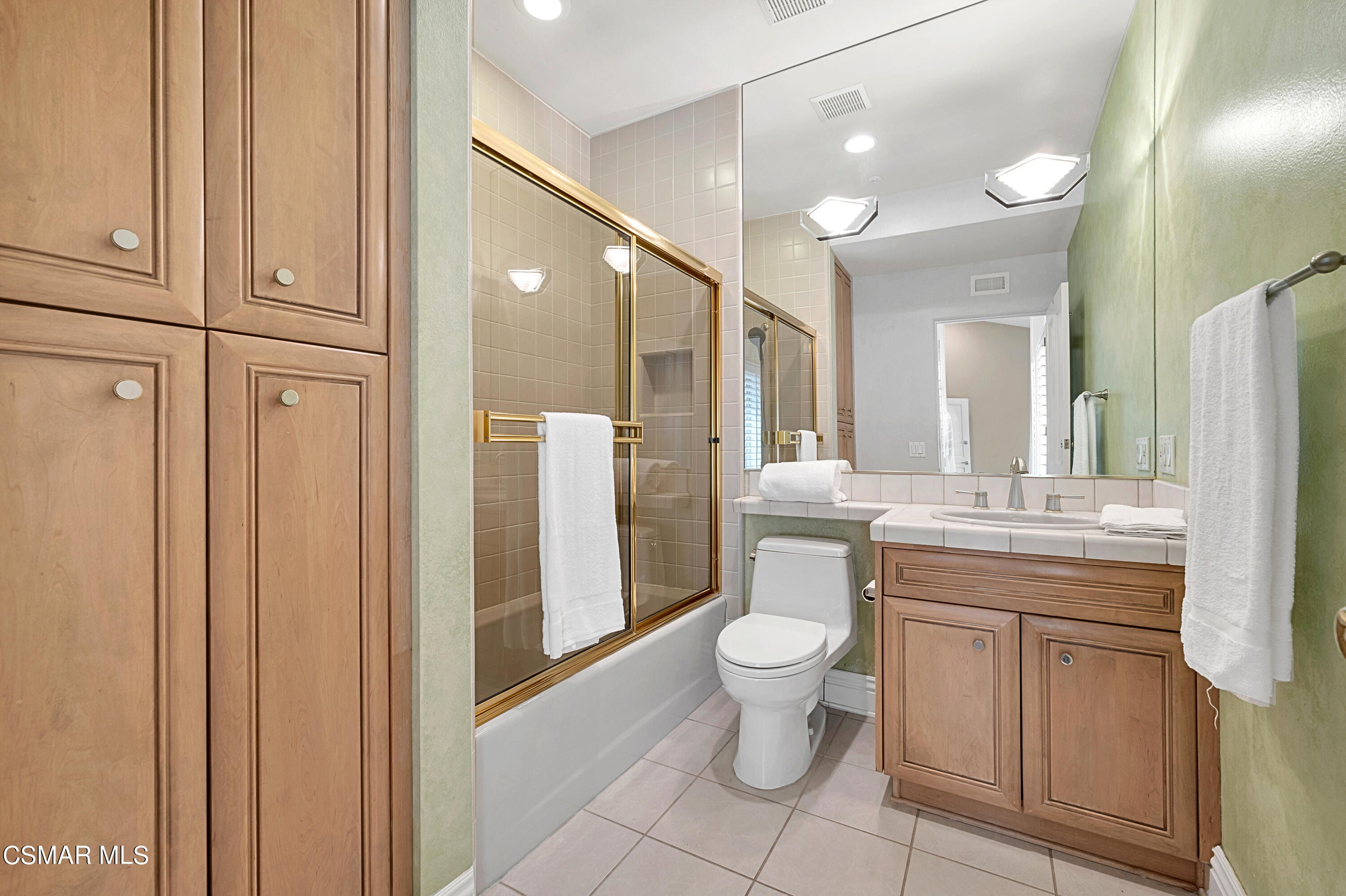 1687 Castlebridge Court