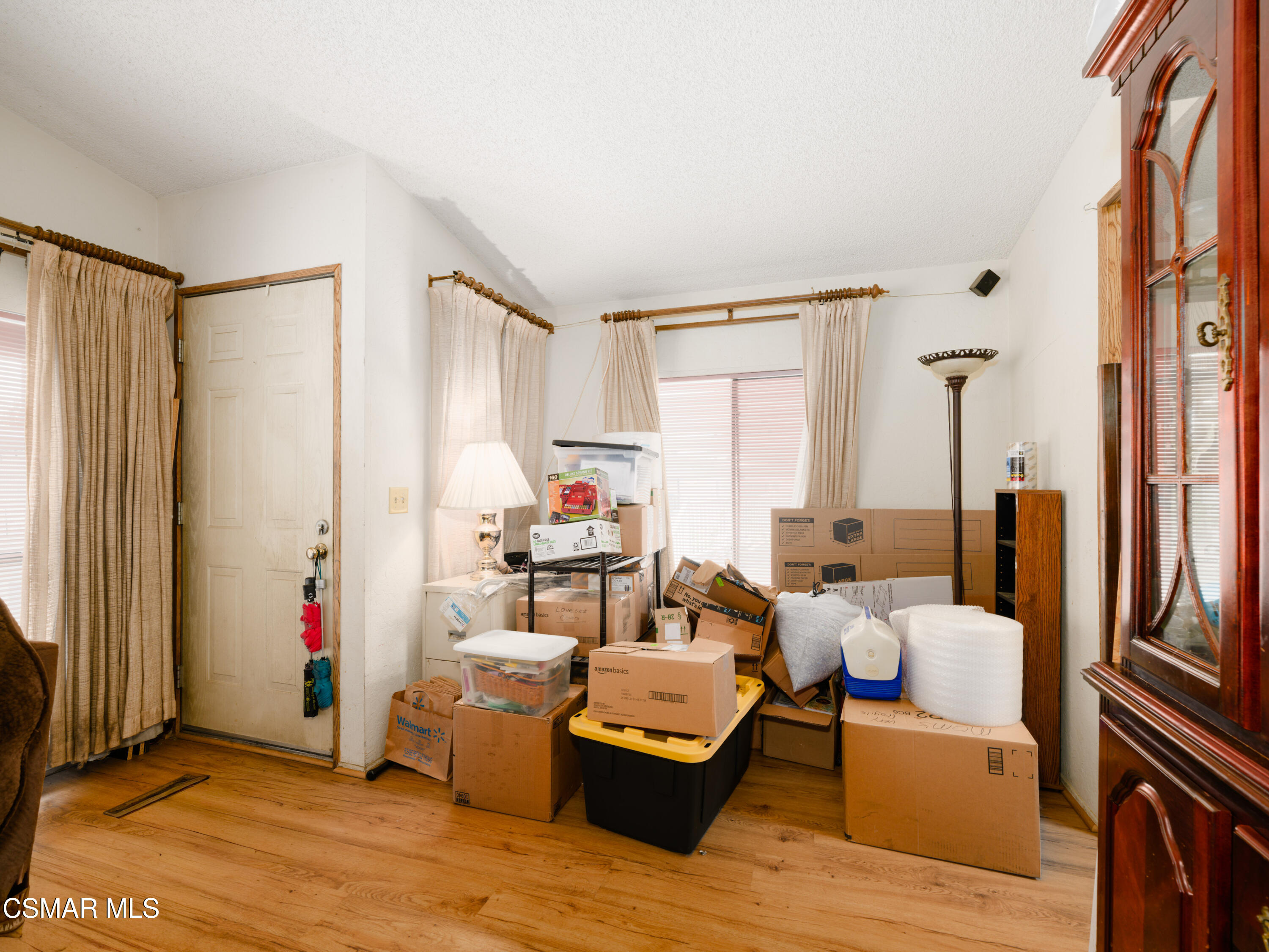 12401 Filmore Street, 731