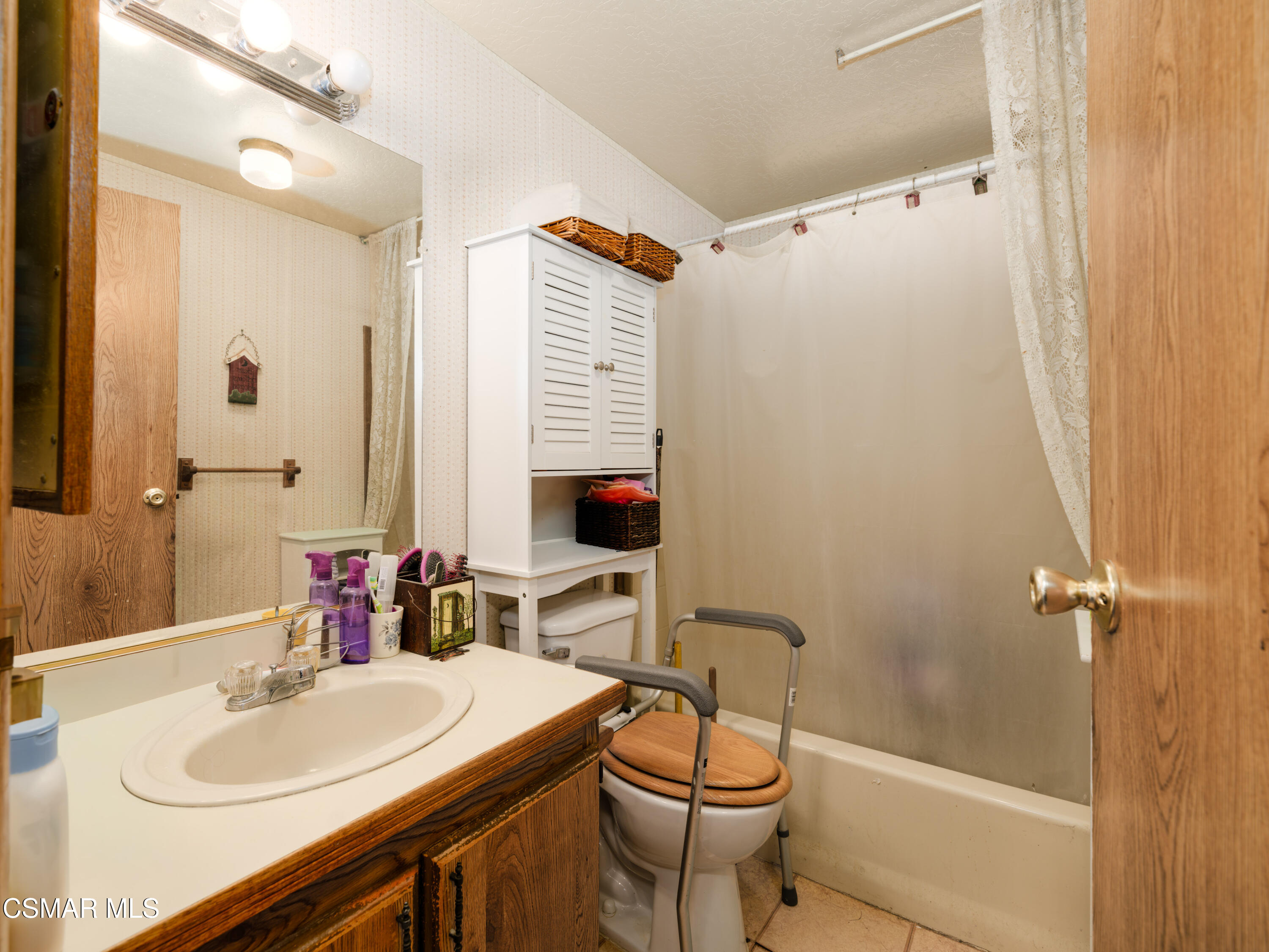 12401 Filmore Street, 731