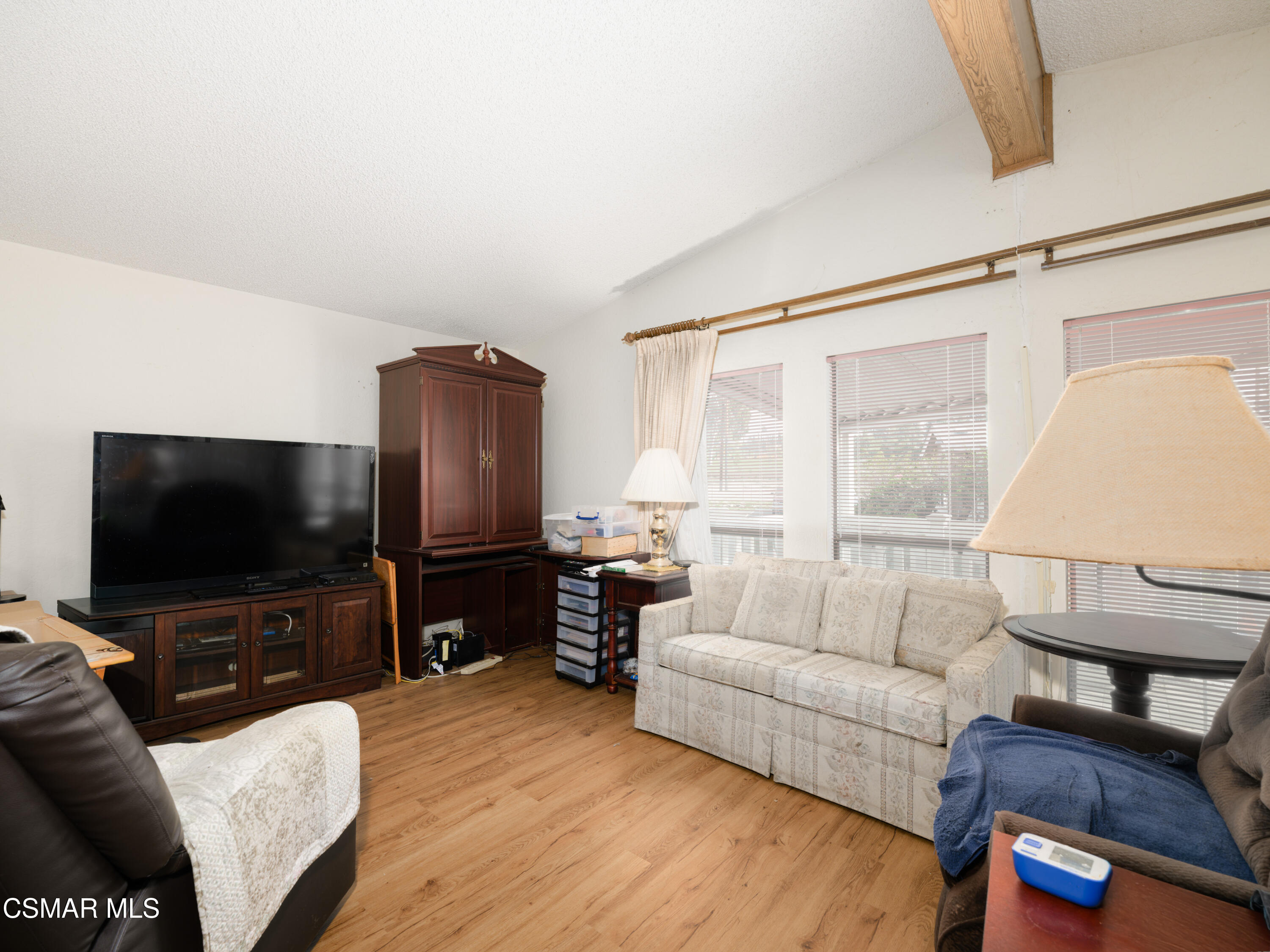 12401 Filmore Street, 731