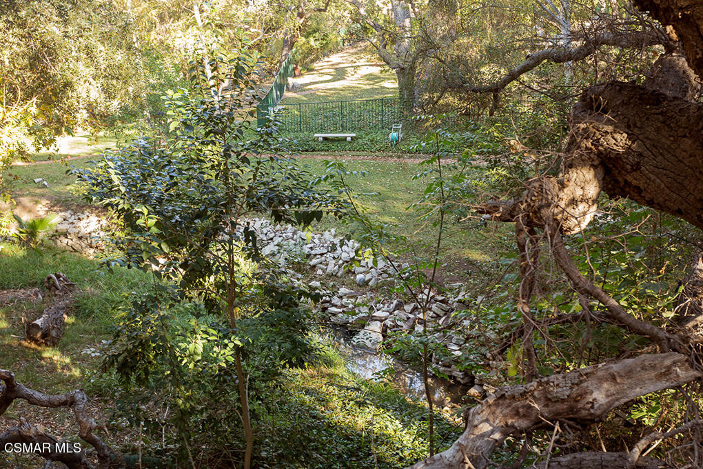 4090 Cresthaven Drive