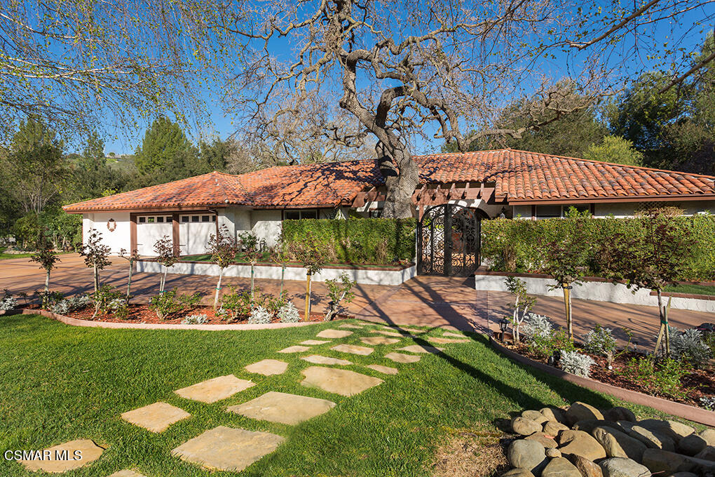 4090 Cresthaven Drive
