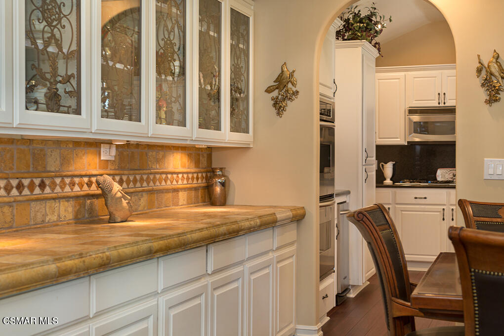 4090 Cresthaven Drive